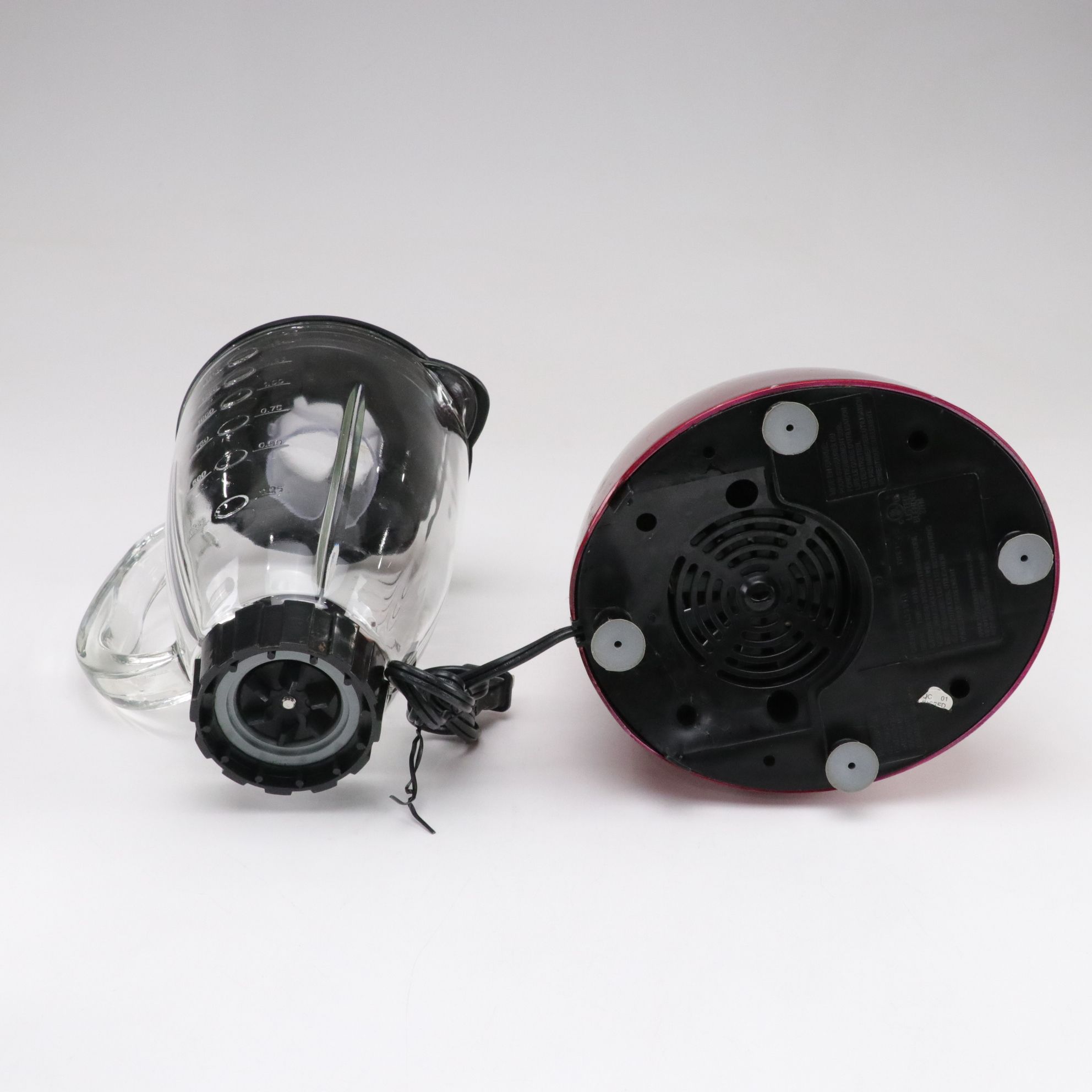 Black & Decker Blender with Tablecraft Straw Dispenser and Ice Cream Bowls