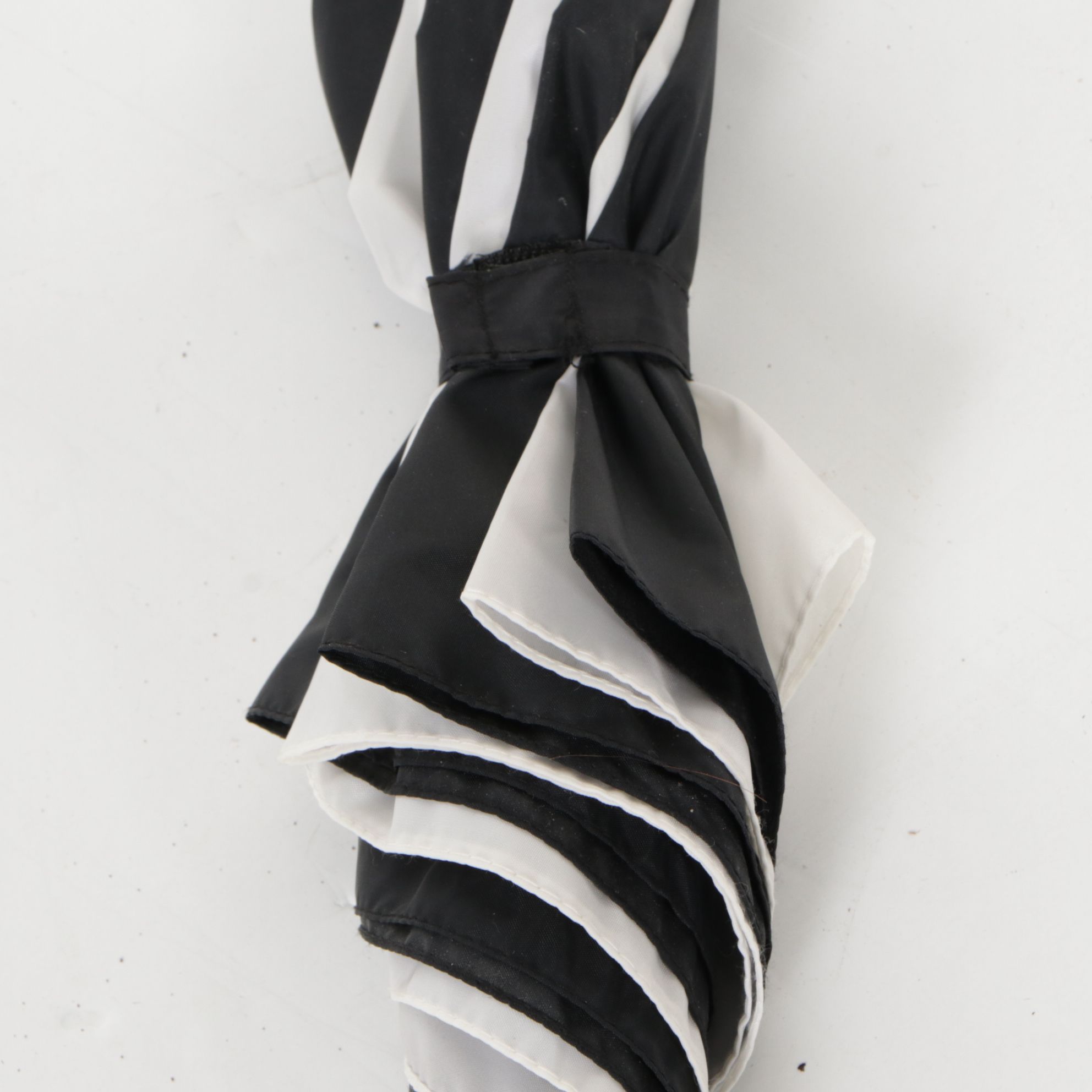 Axxents Black and White Umbrella with Golf Club Handle