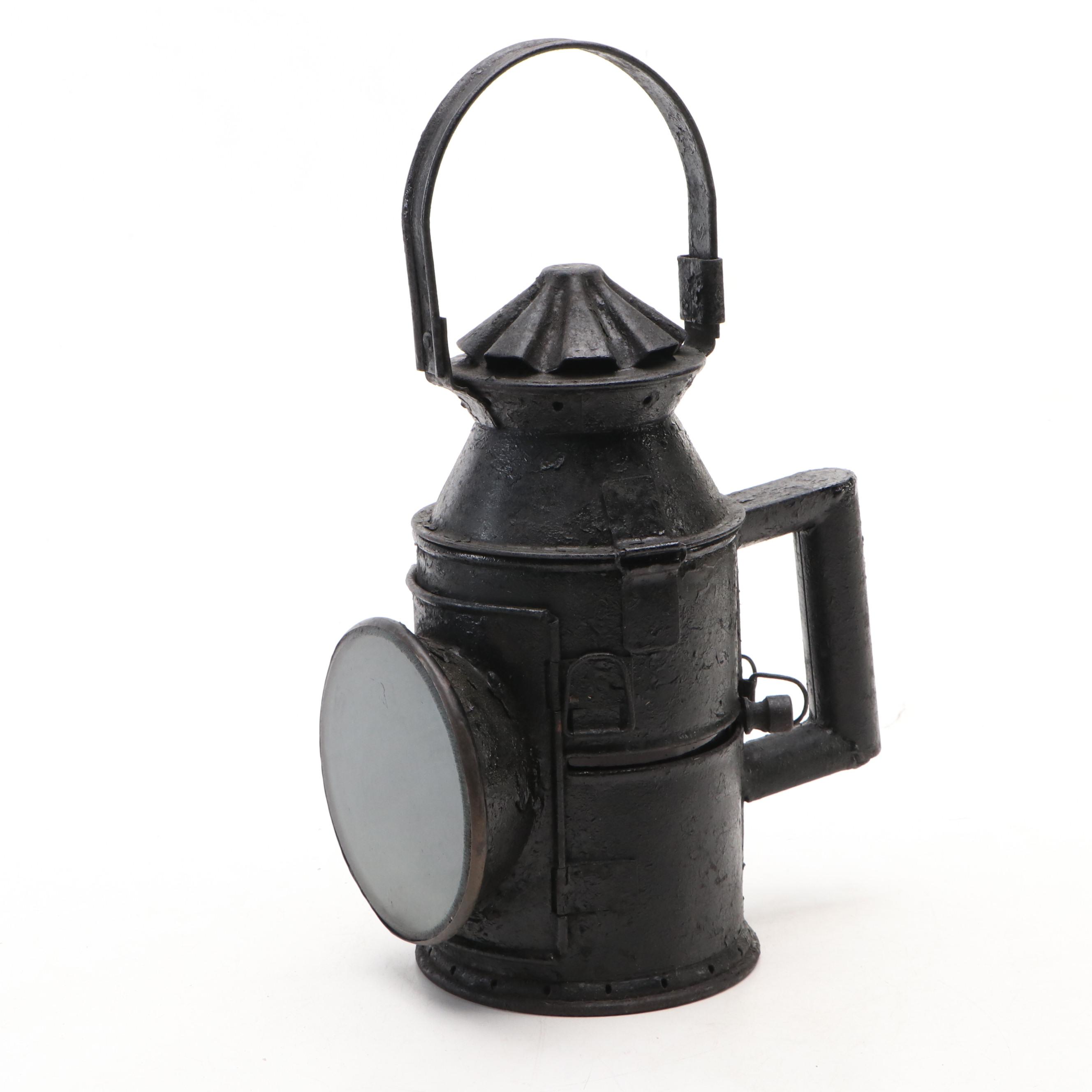 Metal Signal Railroad Lantern