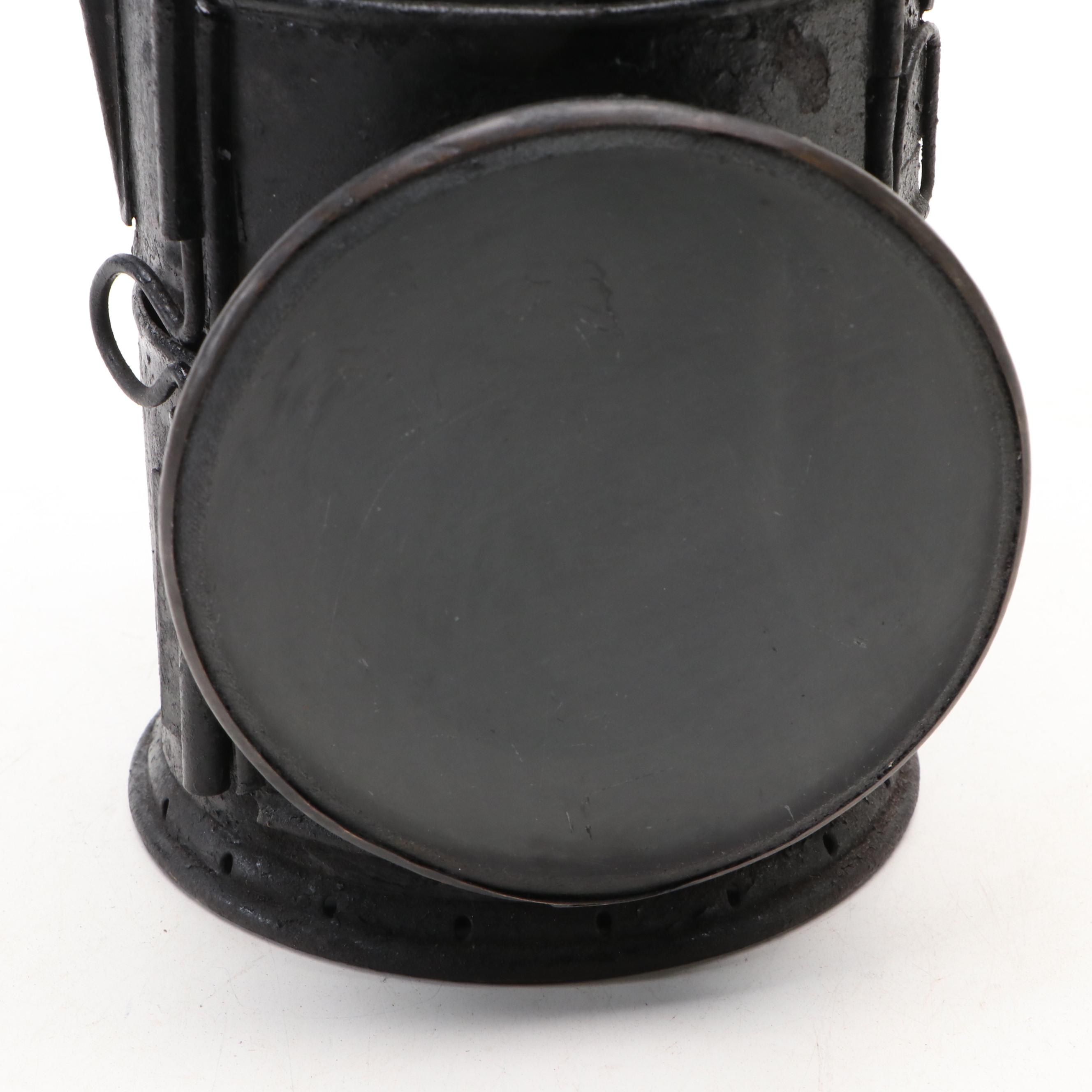 Metal Signal Railroad Lantern