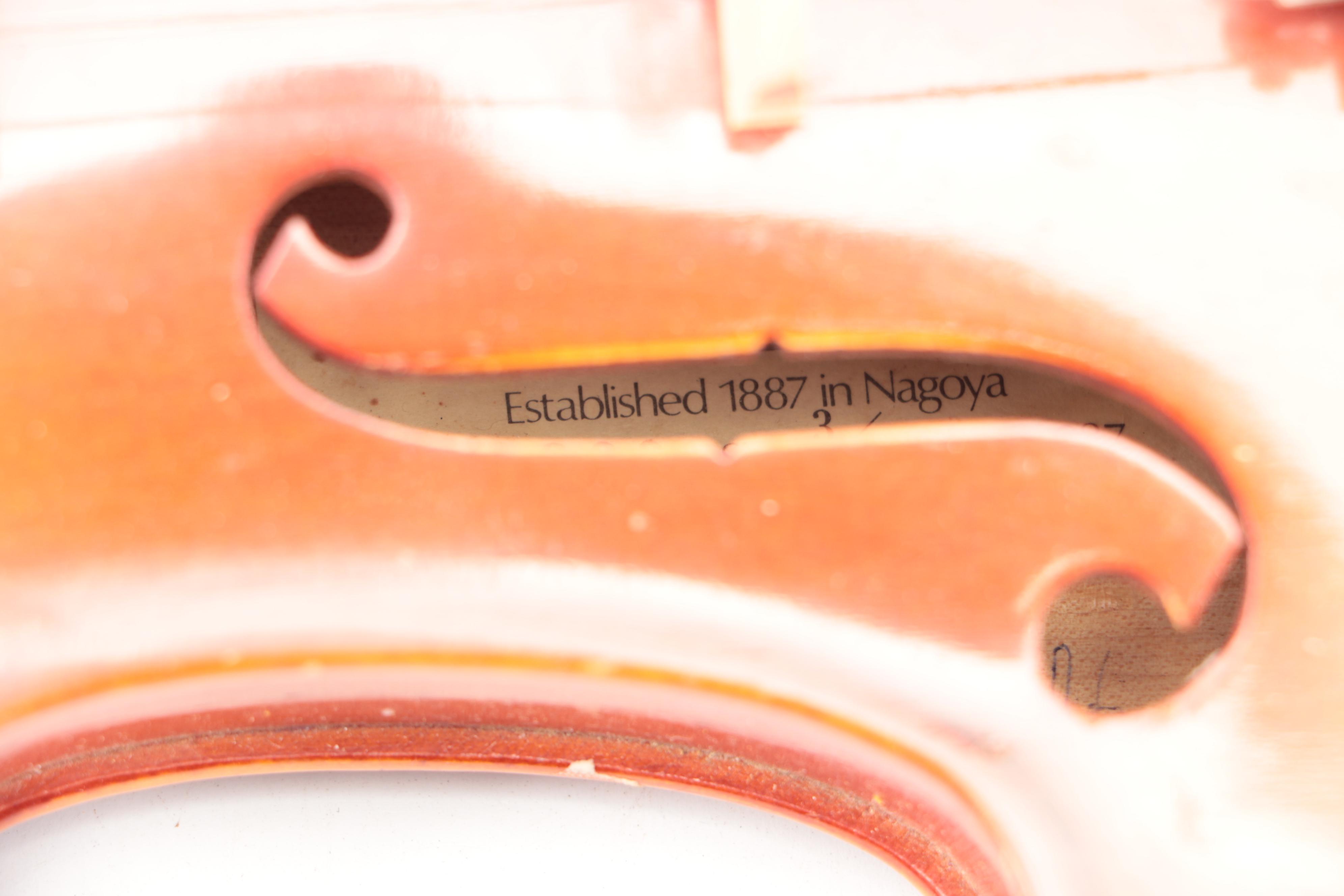 Suzuki 3/4 Violin with Dark Brown Tolex Travel Case