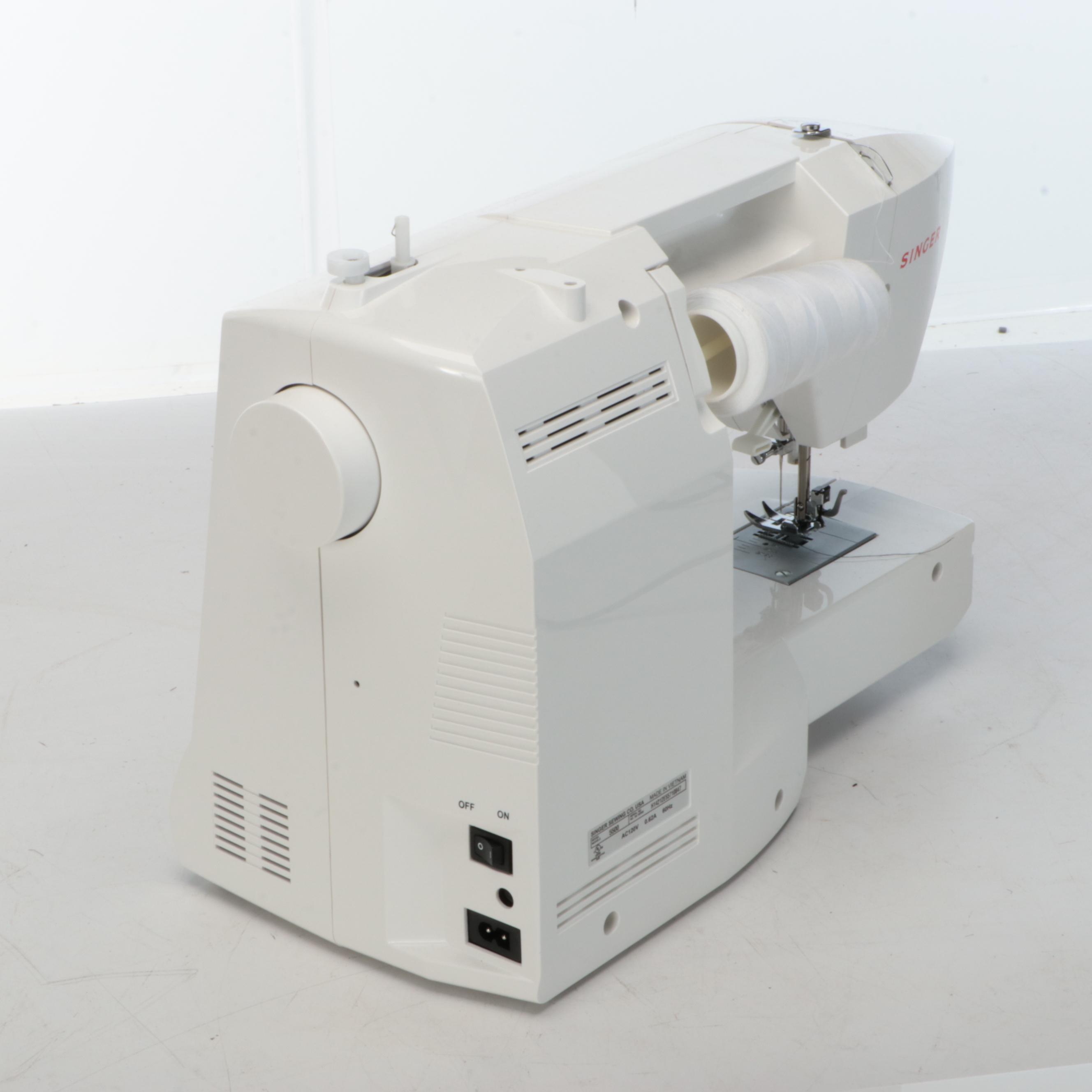 Singer "Fashion Mate" Electric Sewing Machine