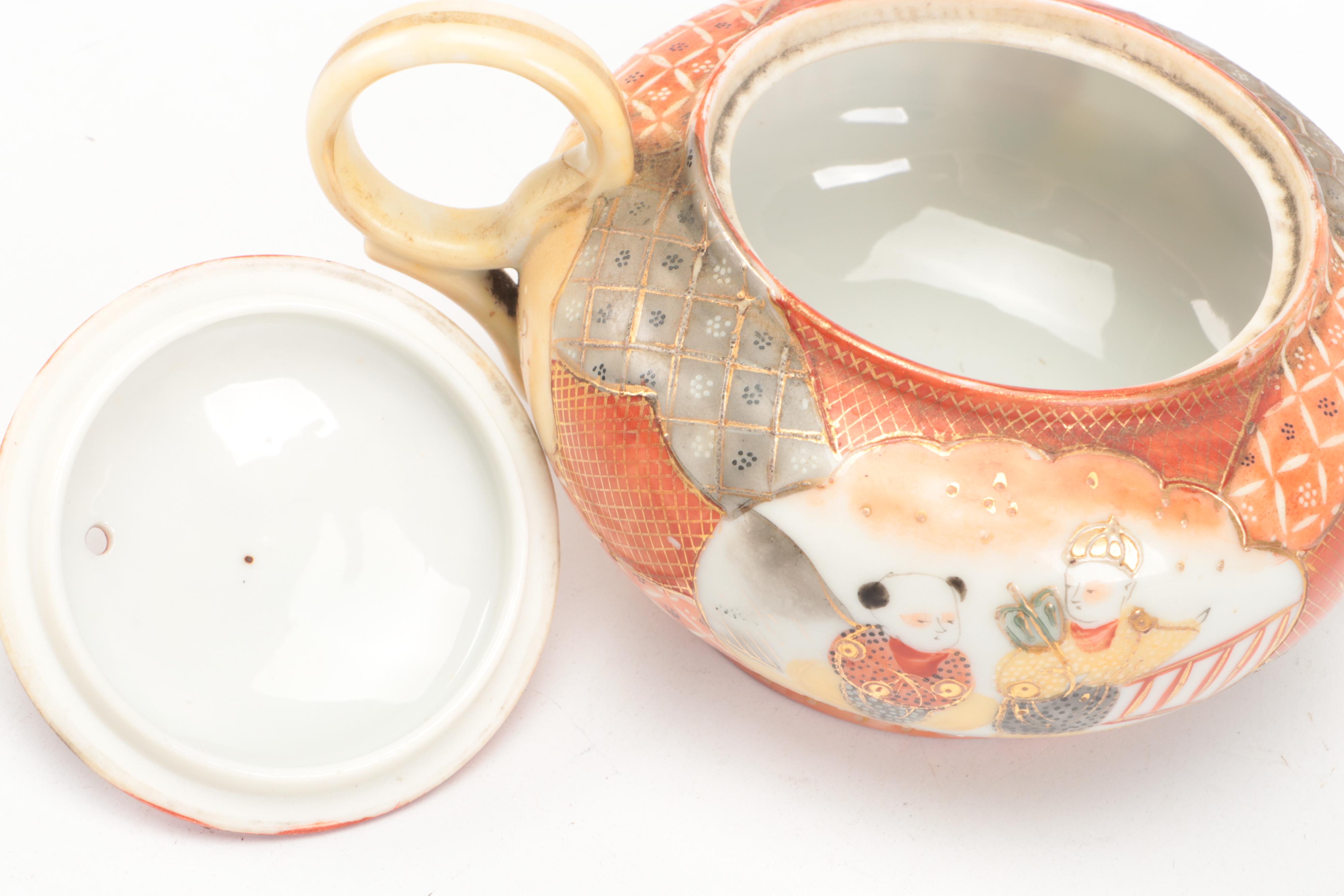 Japanese Kutani Porcelain Teapot and Sugar Bowl, Early 20th Century