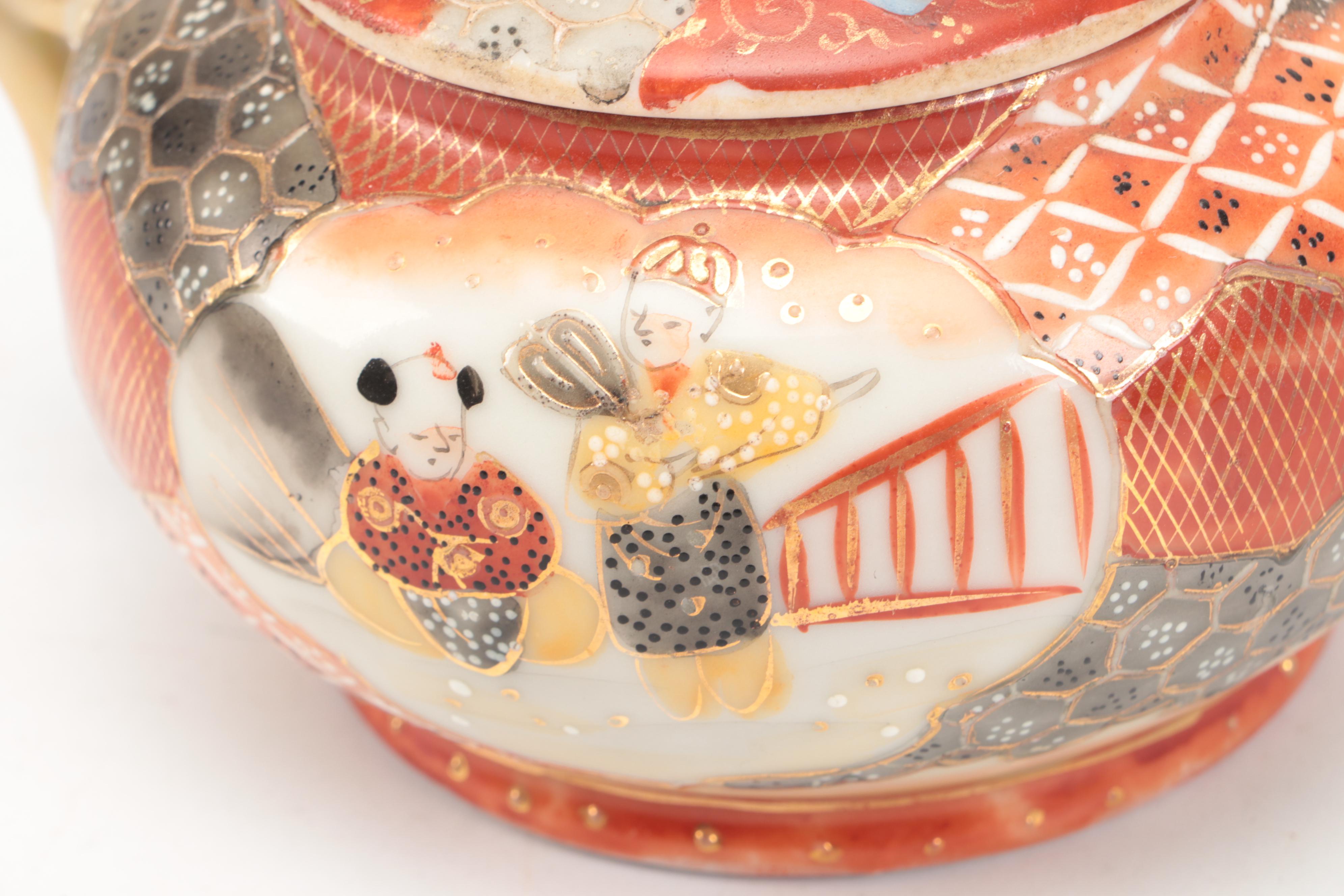 Japanese Kutani Porcelain Teapot and Sugar Bowl, Early 20th Century