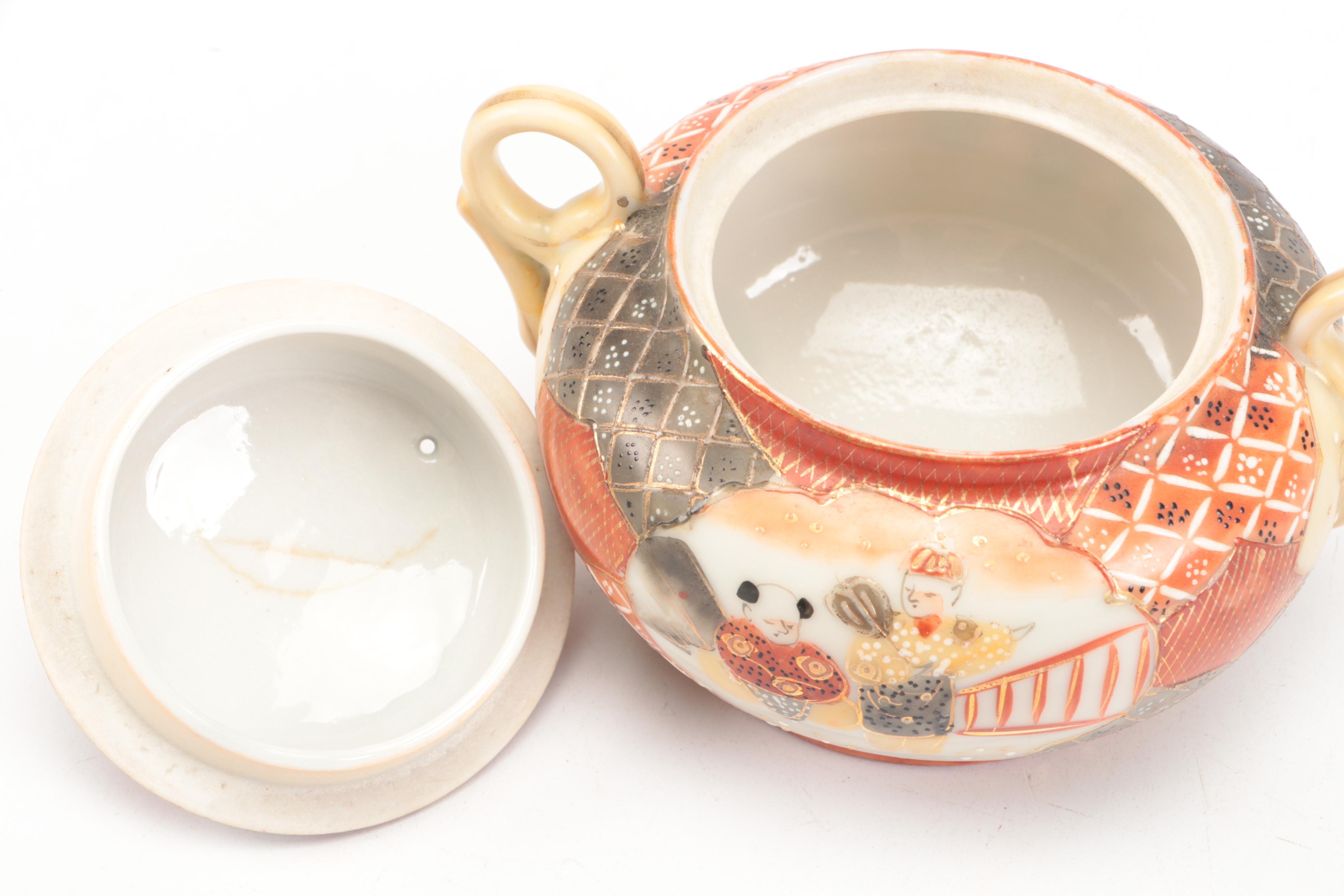 Japanese Kutani Porcelain Teapot and Sugar Bowl, Early 20th Century
