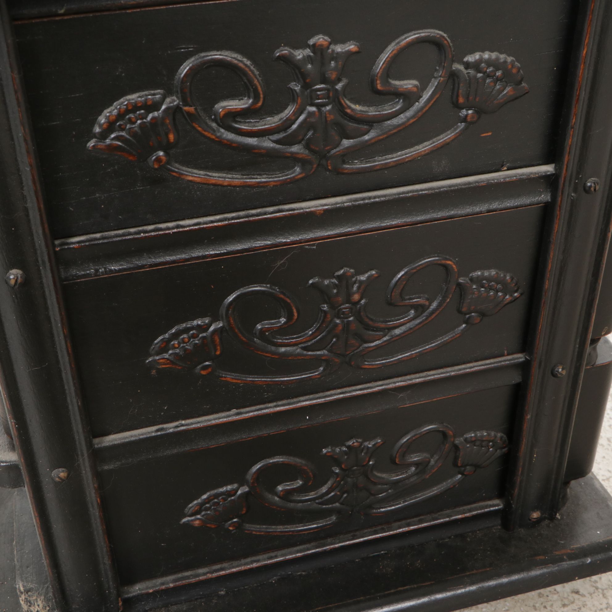 Wooden Six-Drawer Sewing Supplies Storage Chest