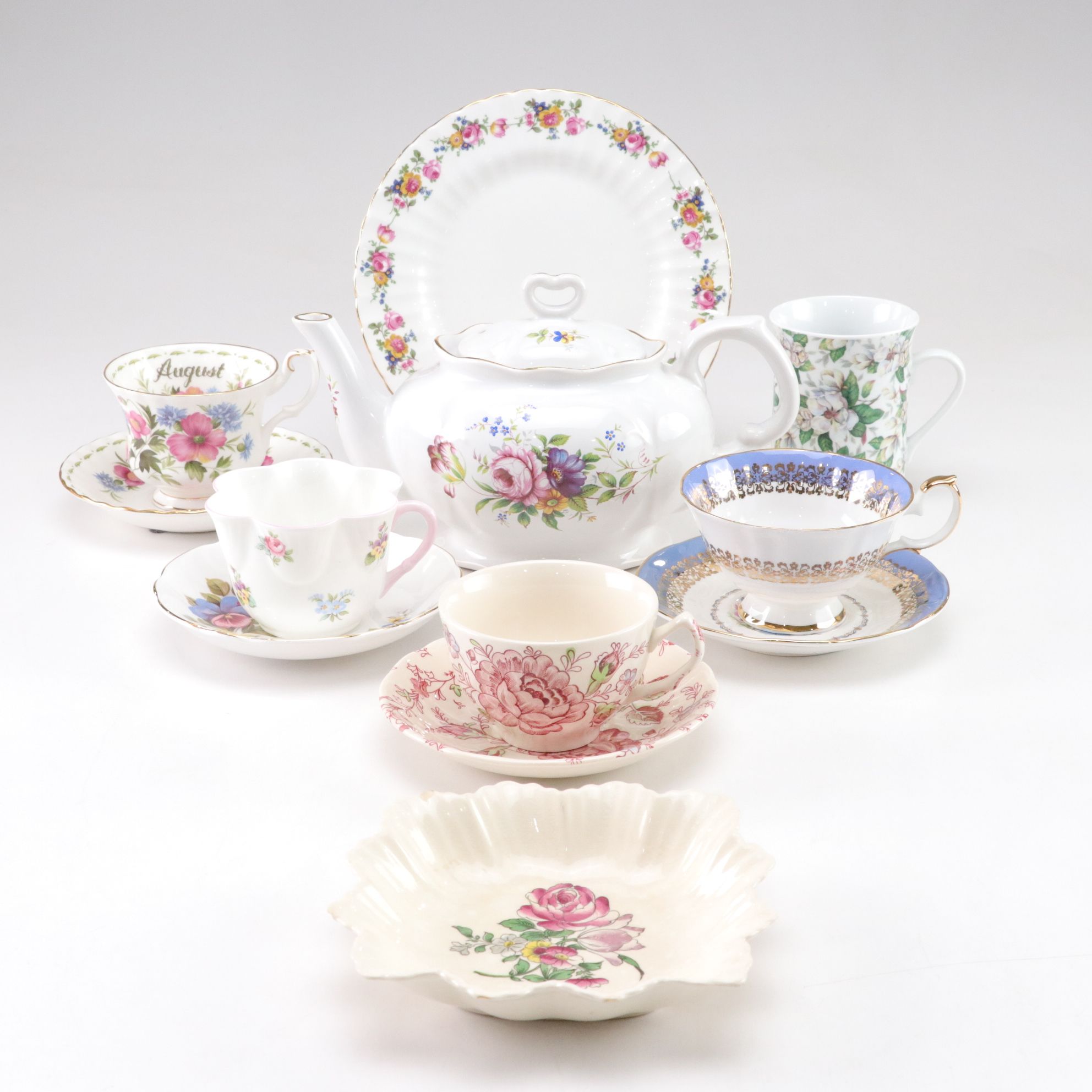 English Porcelain Teacups, Saucers & Teapot