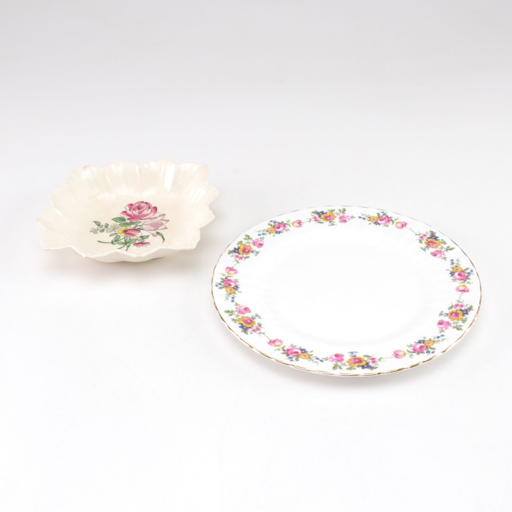 English Porcelain Teacups, Saucers & Teapot