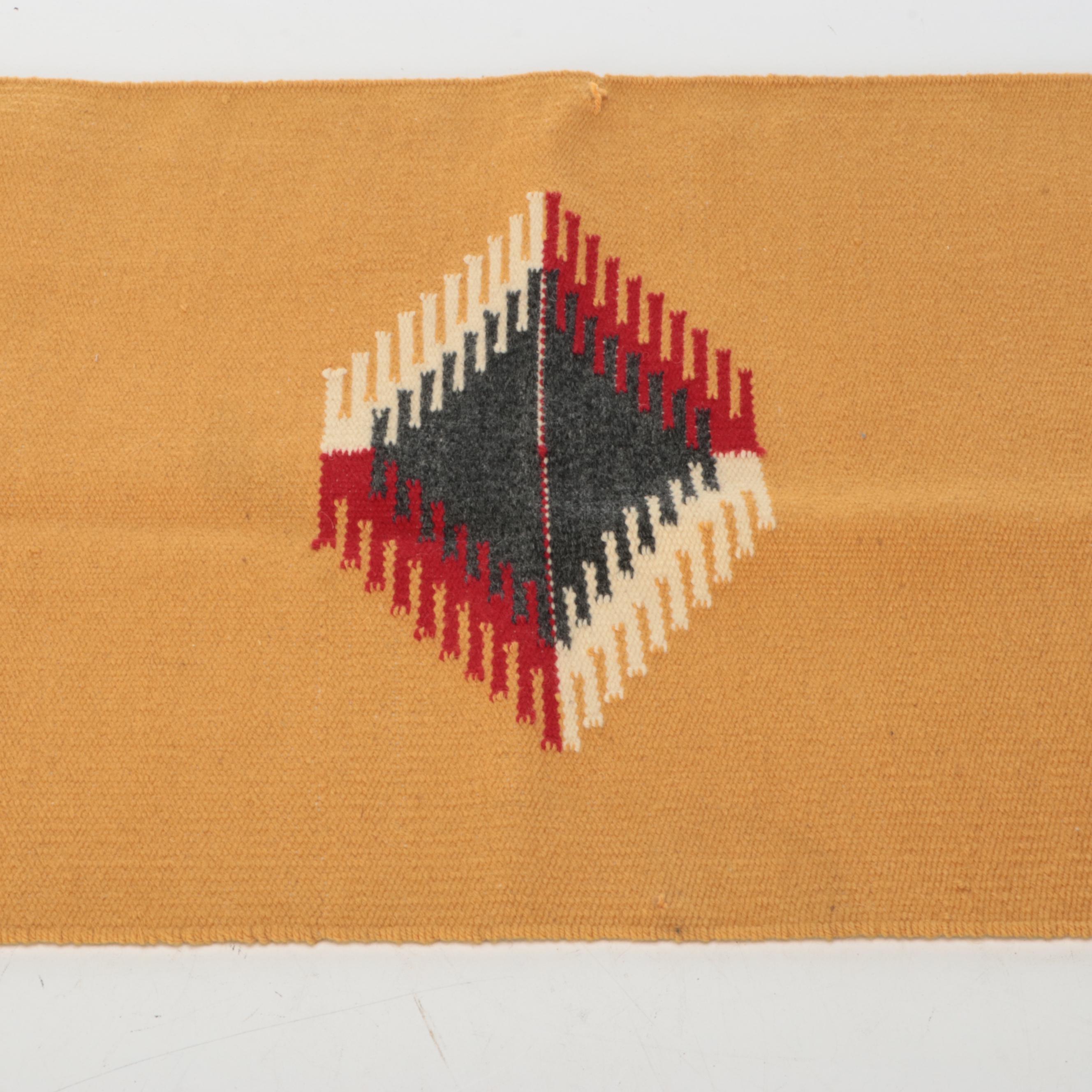 1'7 x 5'3 Handwoven Mexican Chimayo Accent Rug