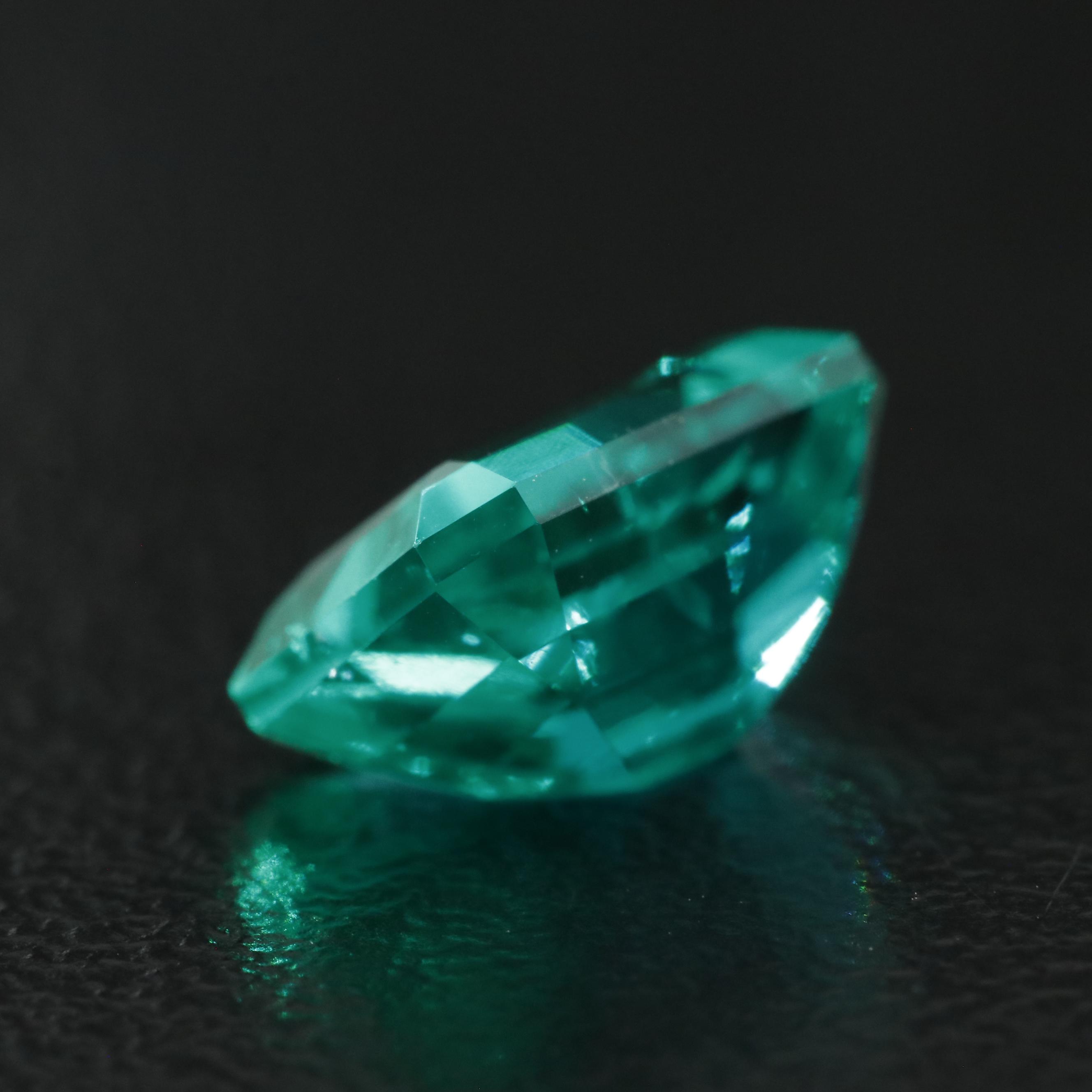 Loose 2.26 CT Lab Grown Emerald