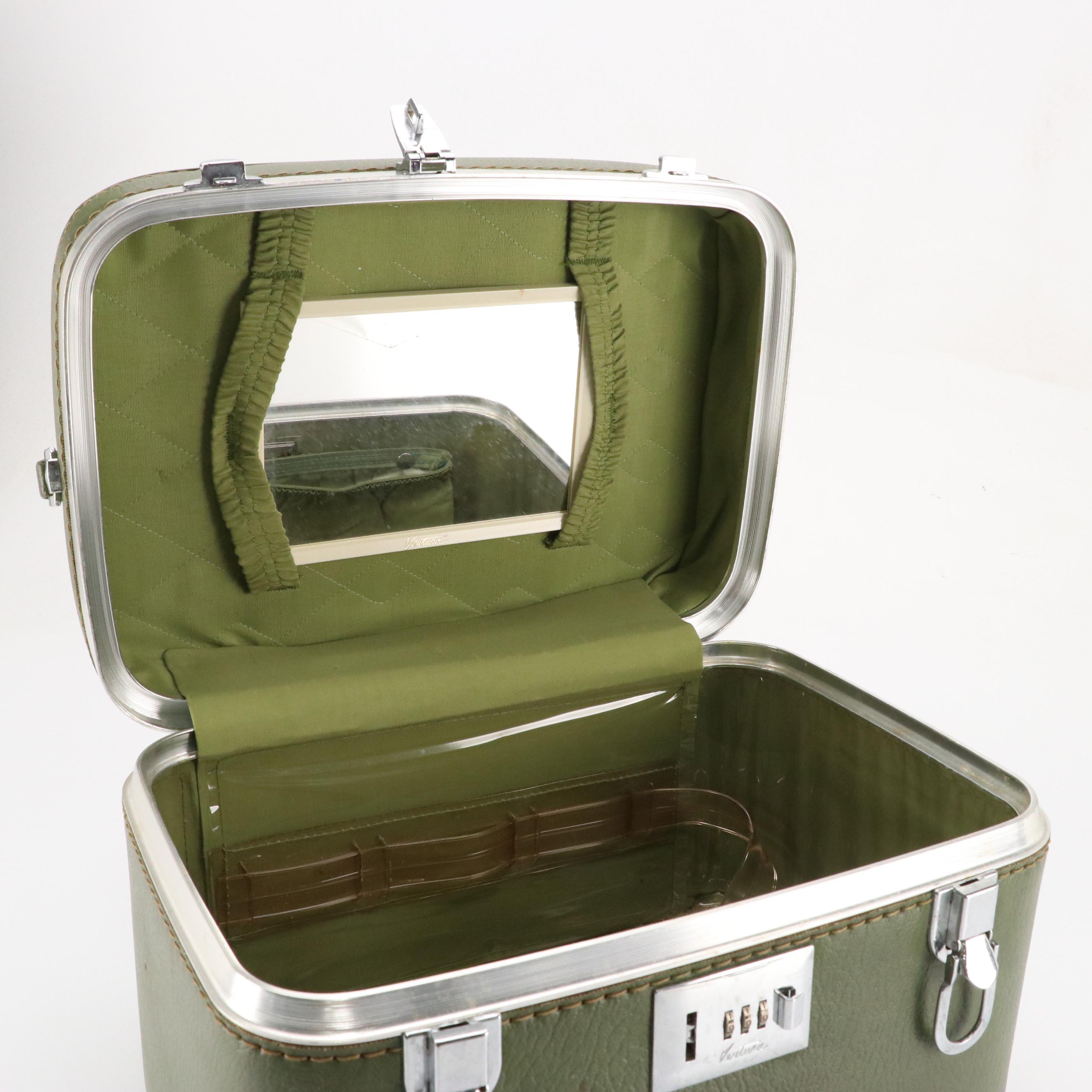 Vintage Ventura Travelware Locking Cosmetic & Travel Bags in Green Leather