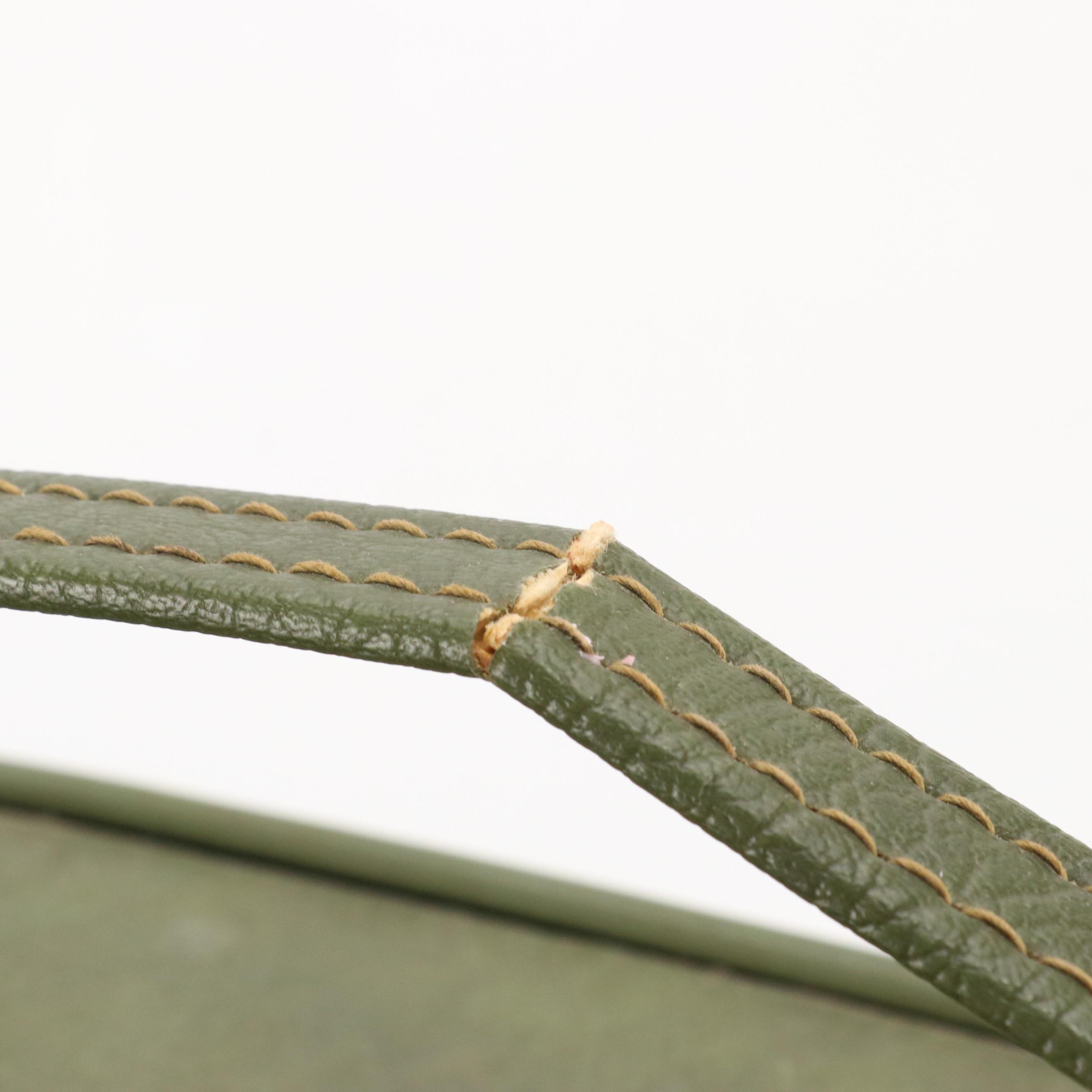 Vintage Ventura Travelware Locking Cosmetic & Travel Bags in Green Leather