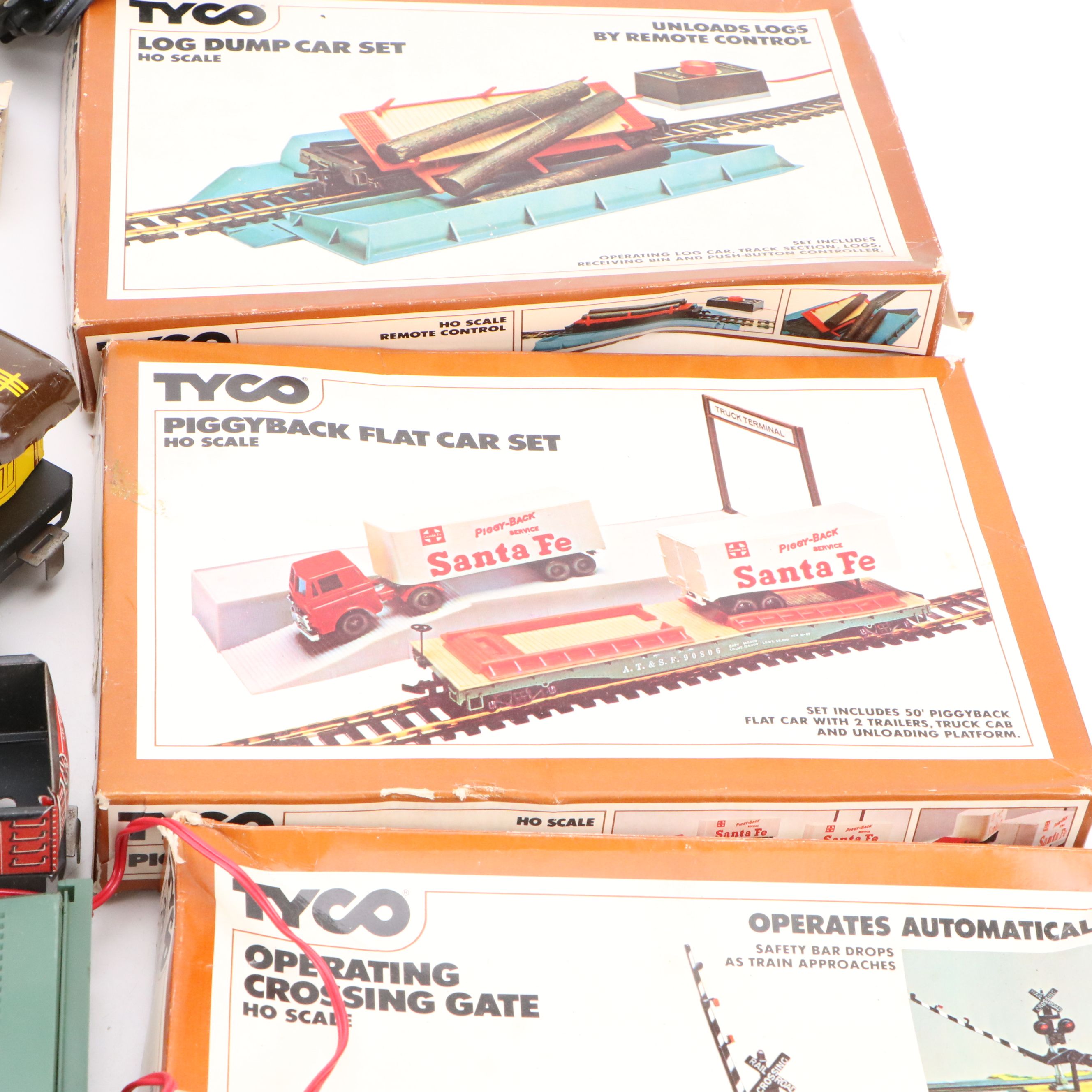 Tyco HO Scale Train Sets with Lionel Steam Locomotive and More Model Trains