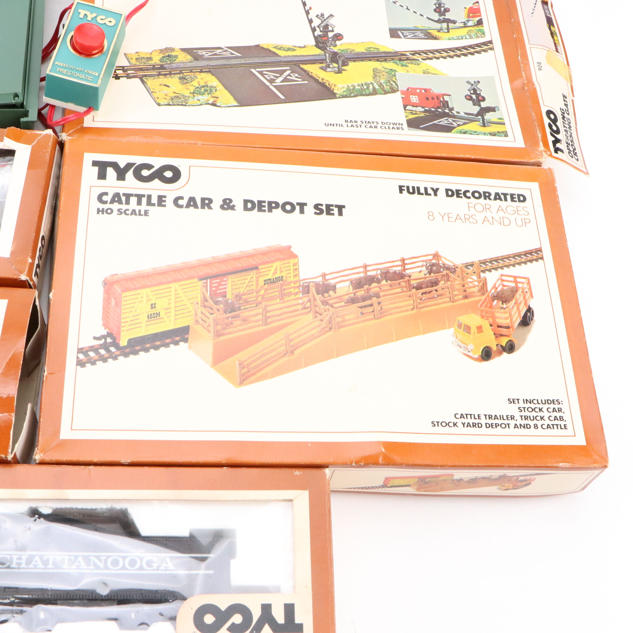 Tyco HO Scale Train Sets with Lionel Steam Locomotive and More Model Trains