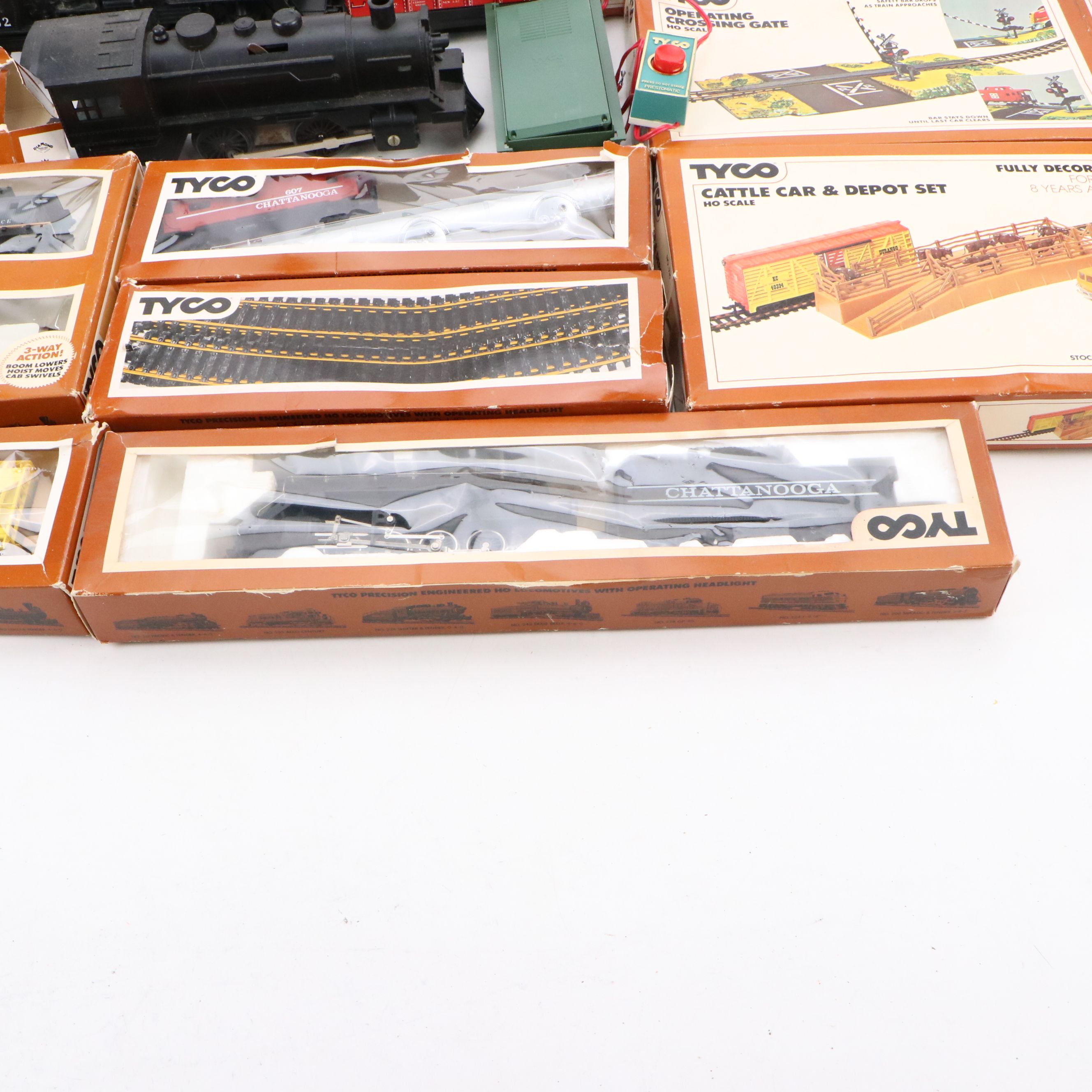 Tyco HO Scale Train Sets with Lionel Steam Locomotive and More Model Trains