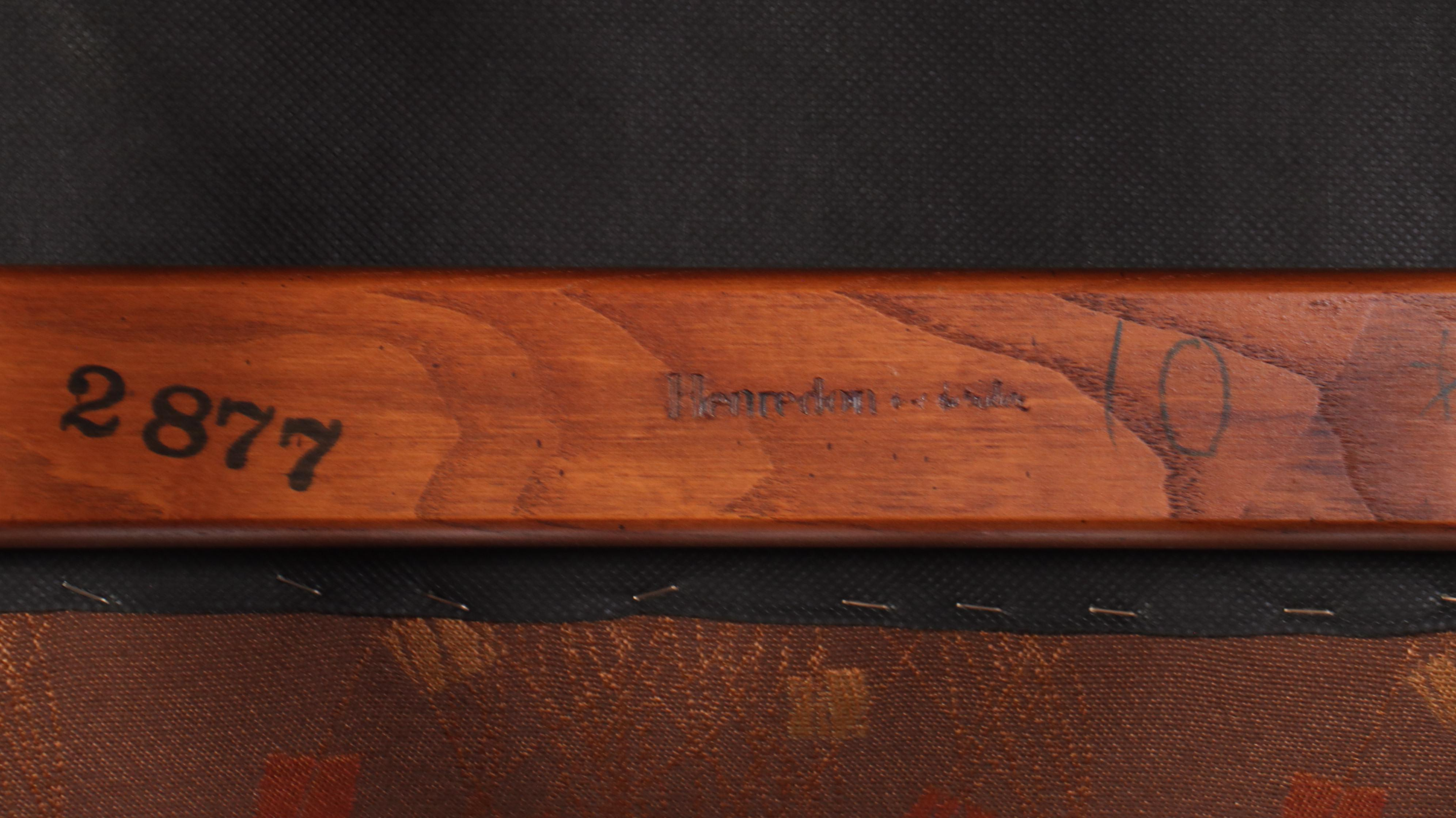 Set of Eight Henredon Mid Century Style Oak Dining Chairs with Dining Table