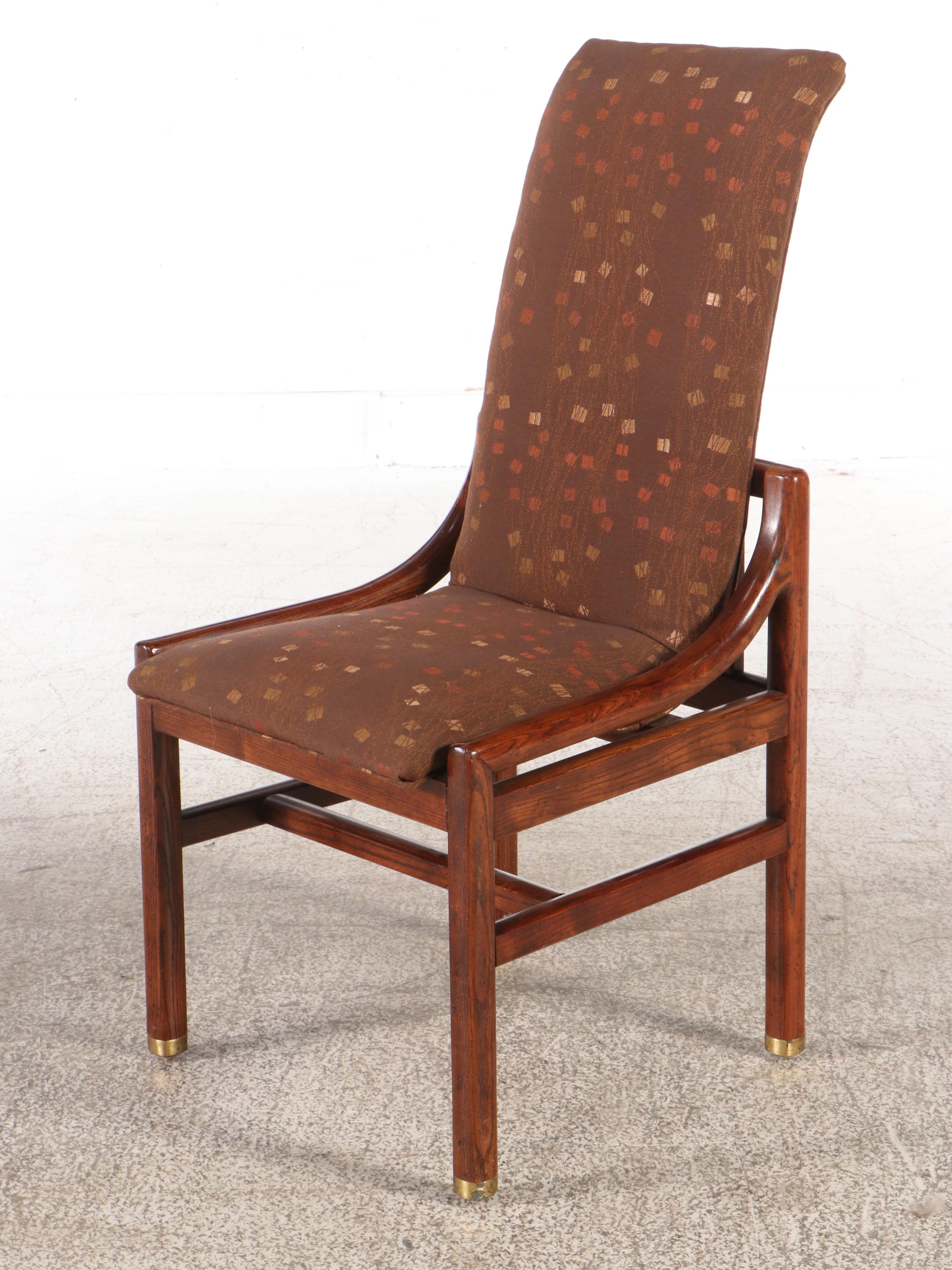 Set of Eight Henredon Mid Century Style Oak Dining Chairs with Dining Table