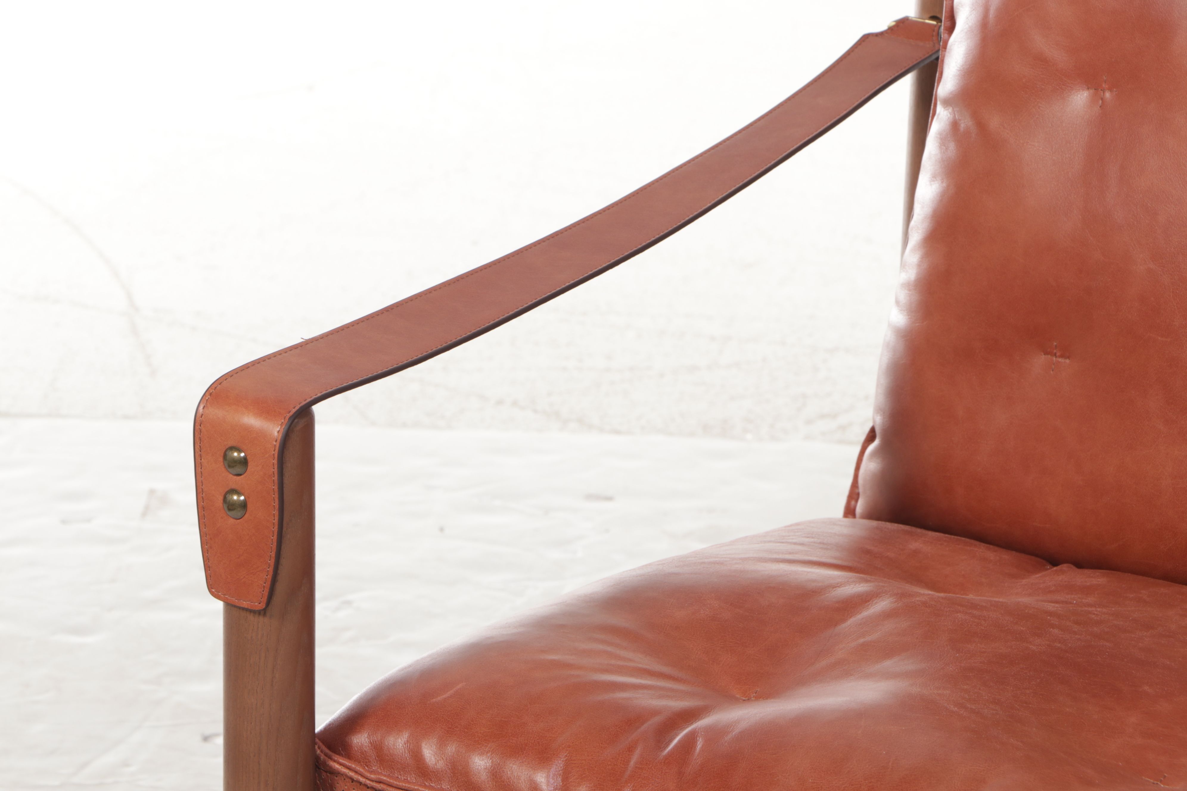 Blue Ocean Traders Mid Century Modern Style Leather Lounge Chair