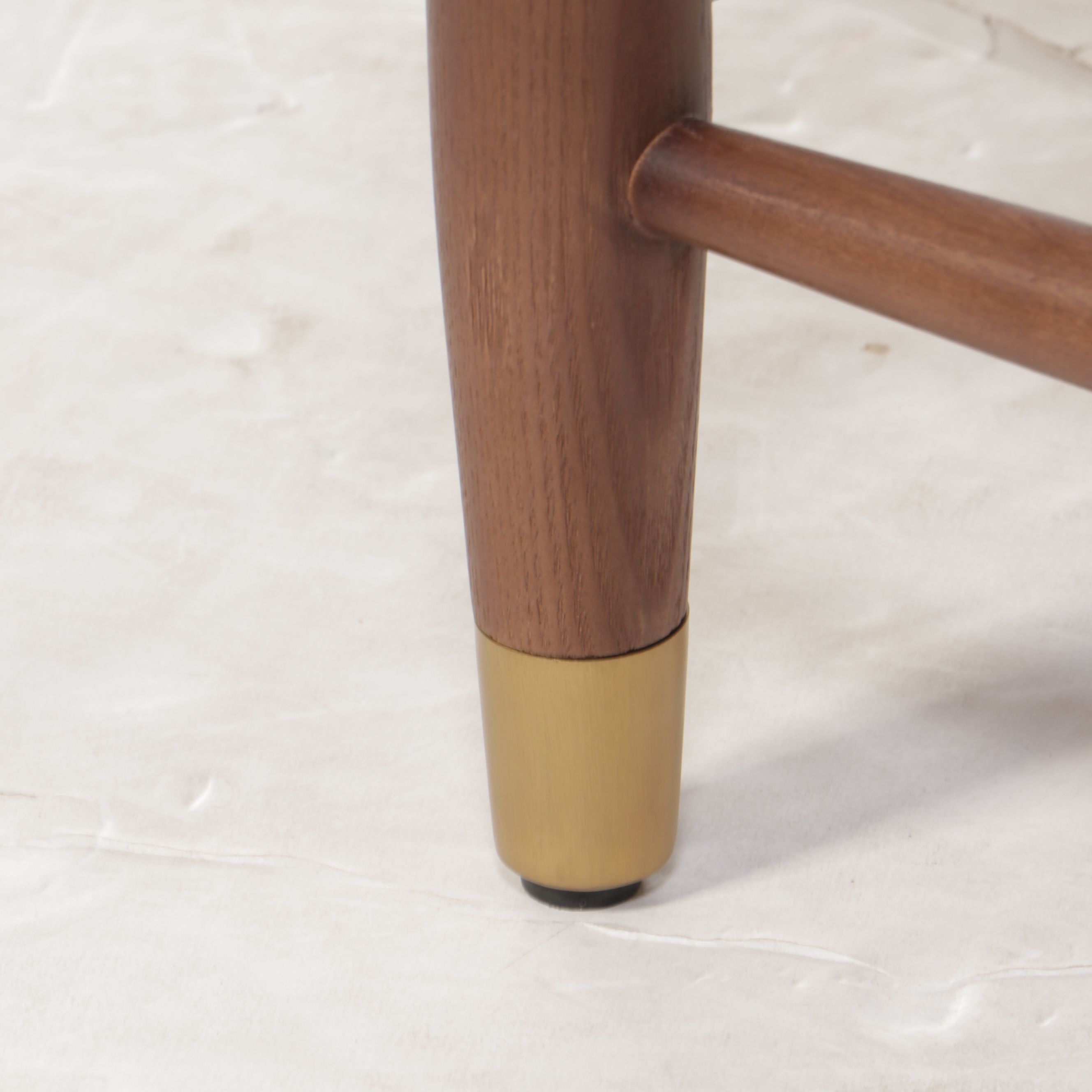 Blue Ocean Traders Mid Century Modern Style Leather Lounge Chair