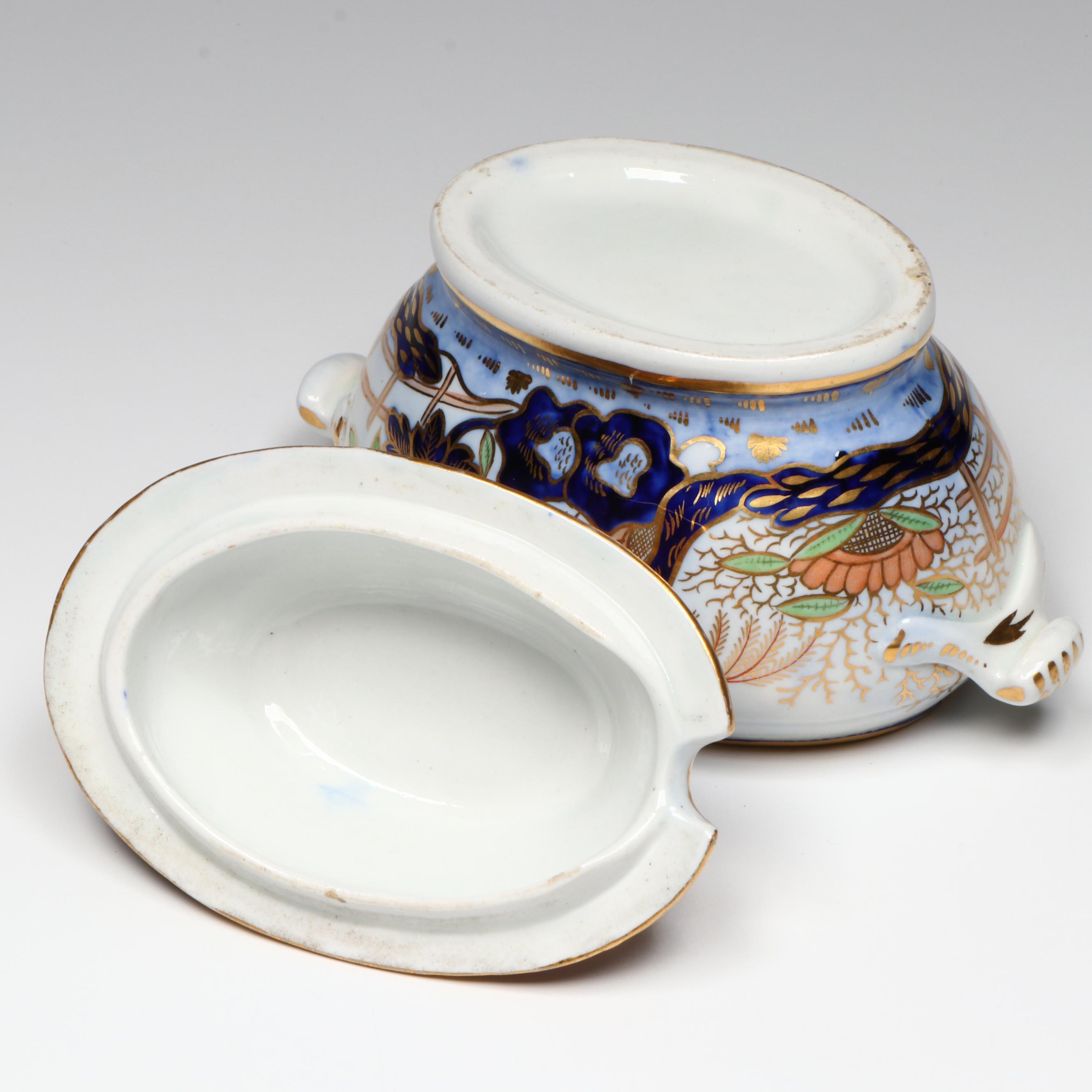 Spode "Rock and Tree" Imari Ware Plate and Gravy Tureen, Early 19th Century