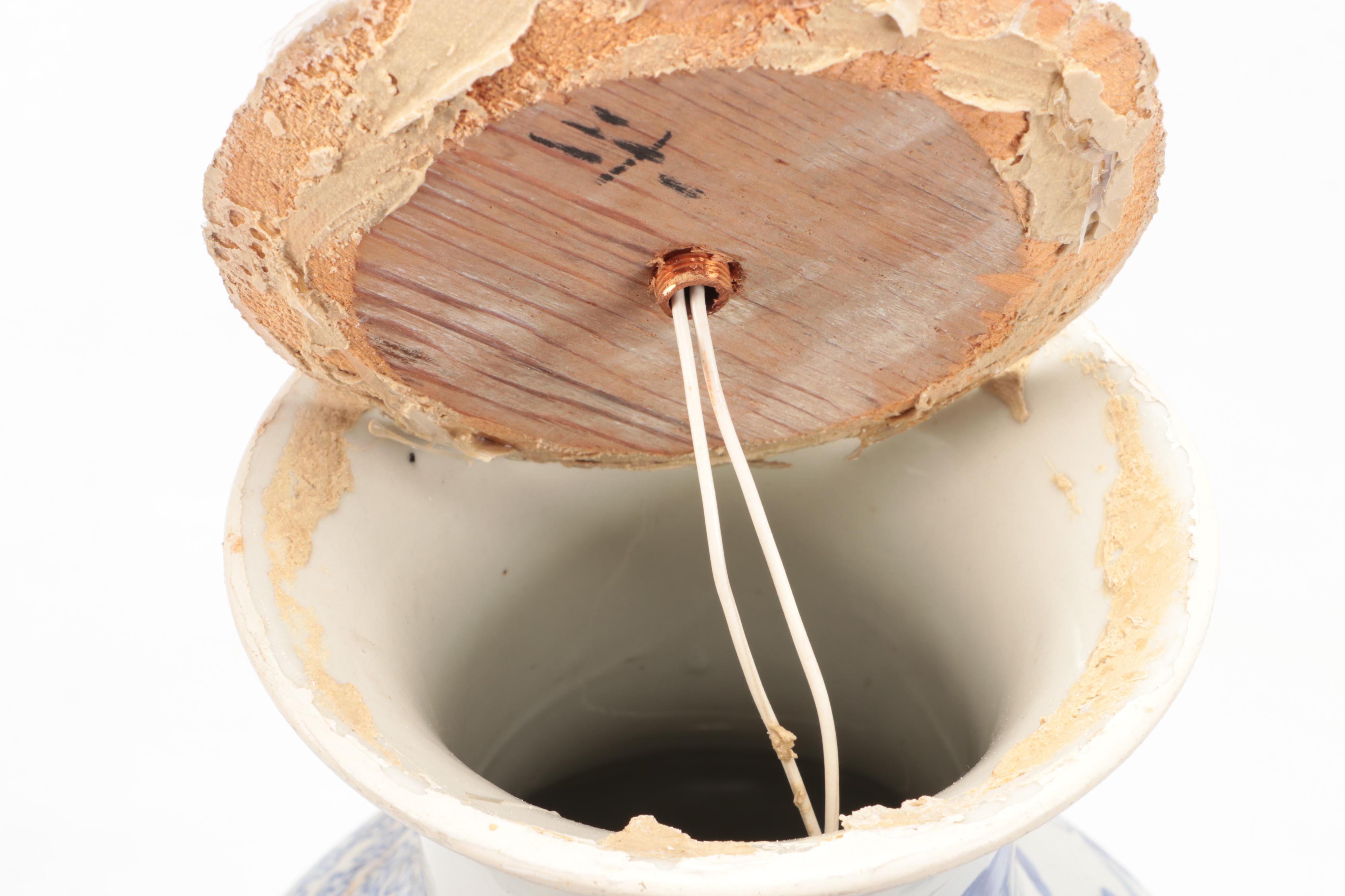 Chinese Porcelain Vase Table Lamps