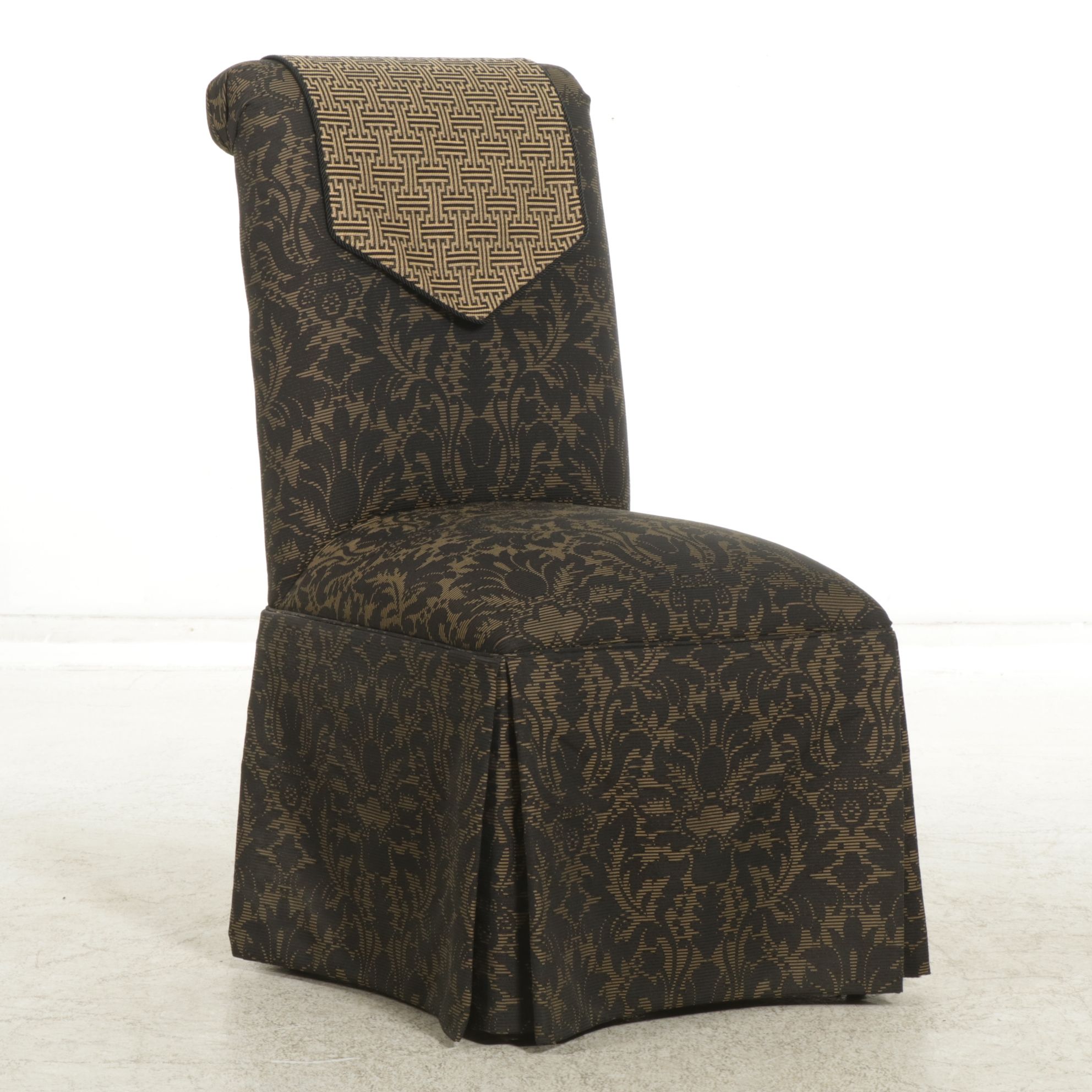 Glass-Top Pedestal Dining Table with Six Lane Venture Dining Chairs