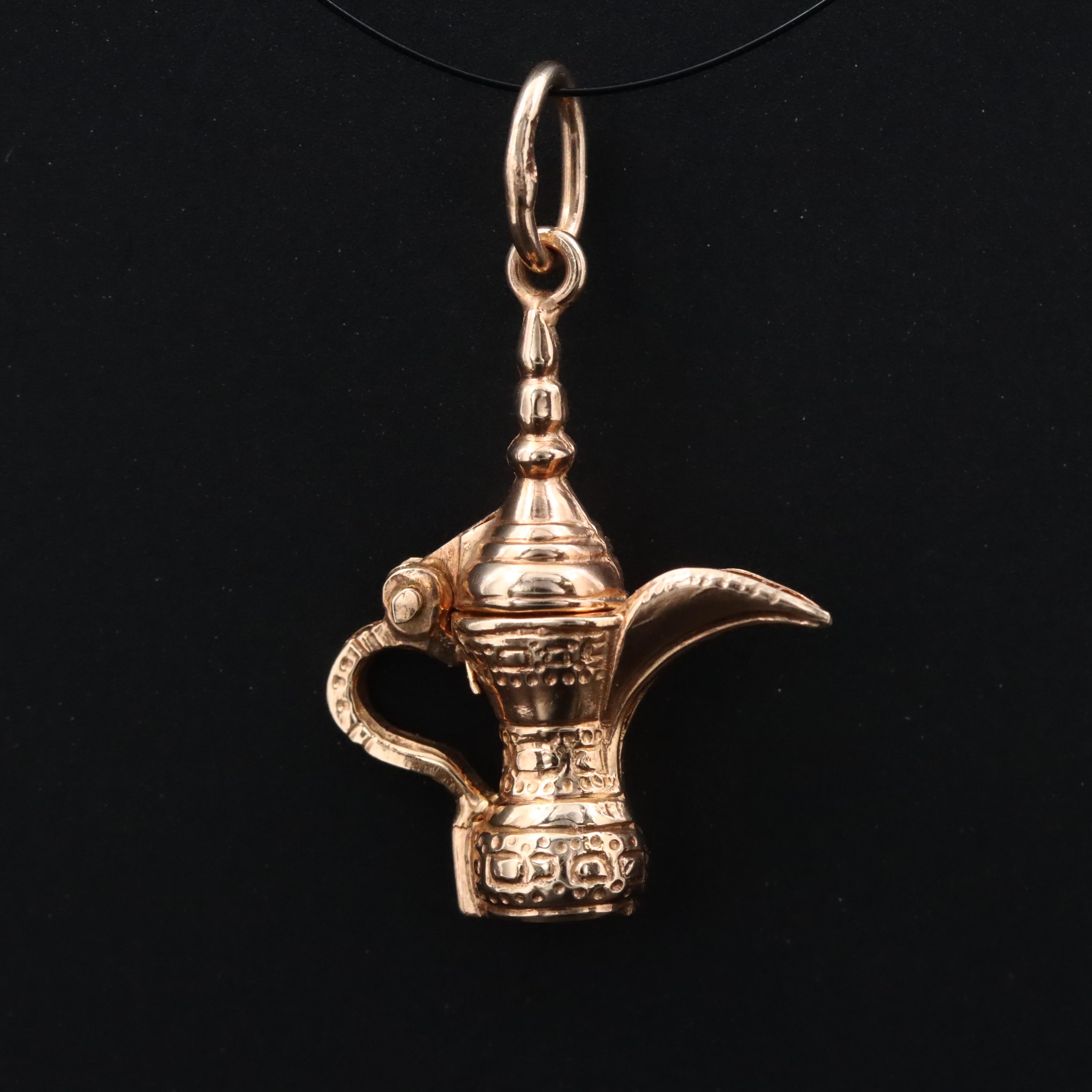 14K Ewer Charm Pendant