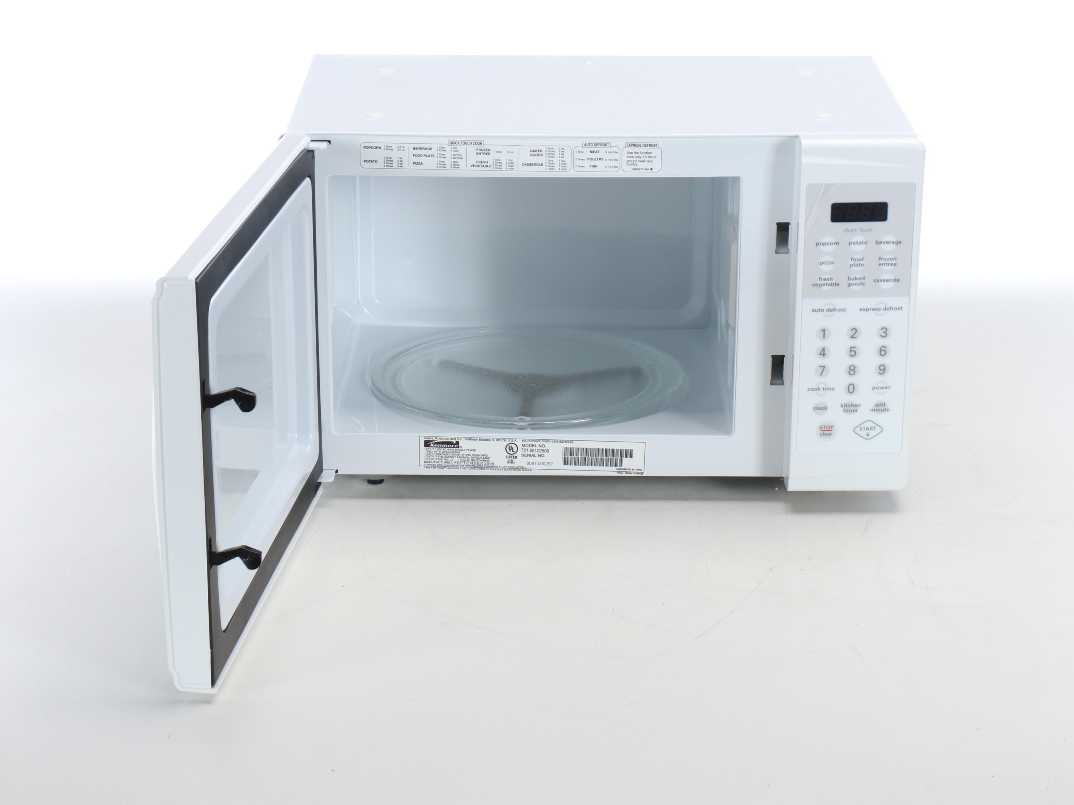 Kenmore 0.7 Cu. Ft. White Microwave Oven