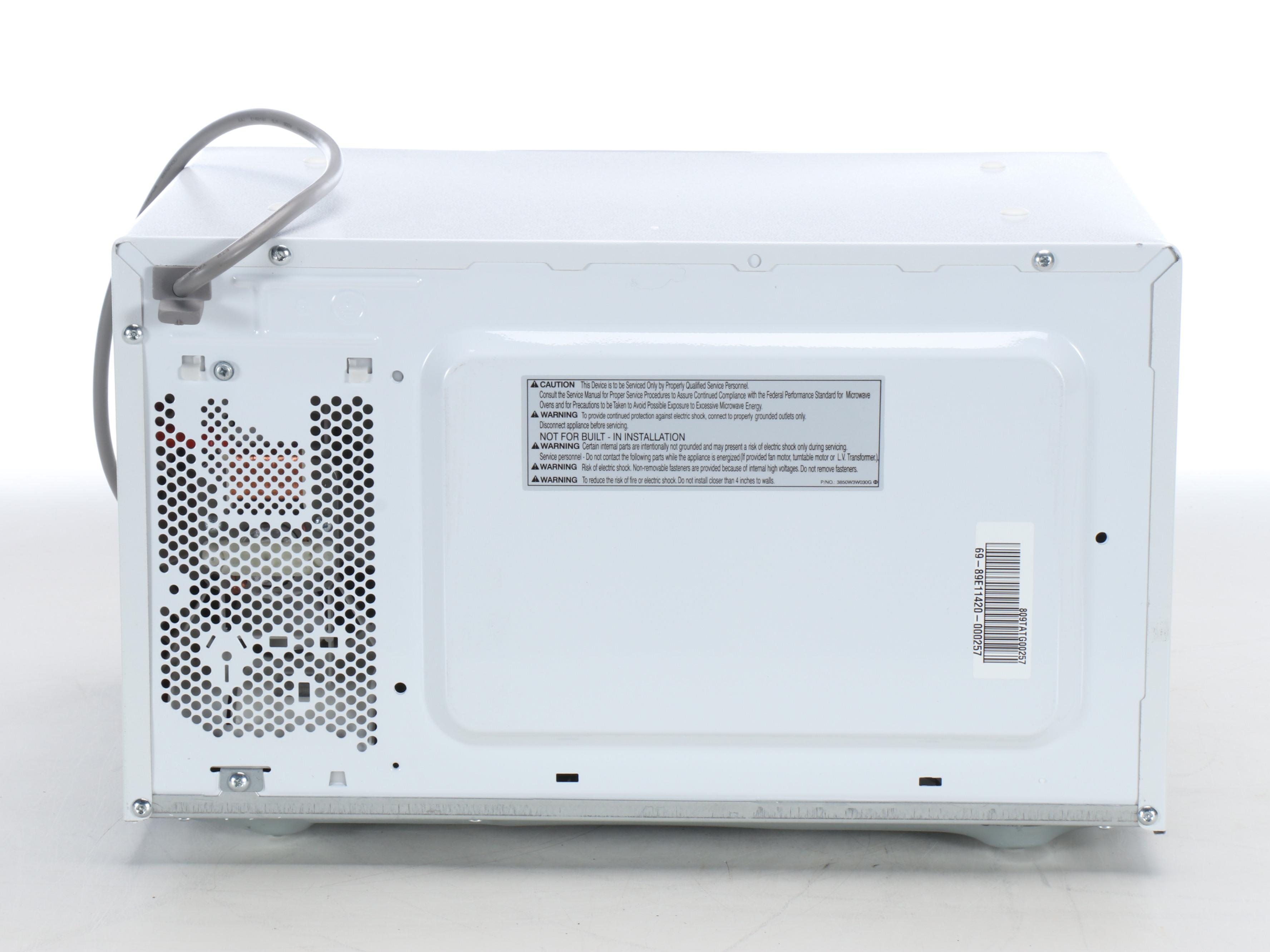 Kenmore 0.7 Cu. Ft. White Microwave Oven