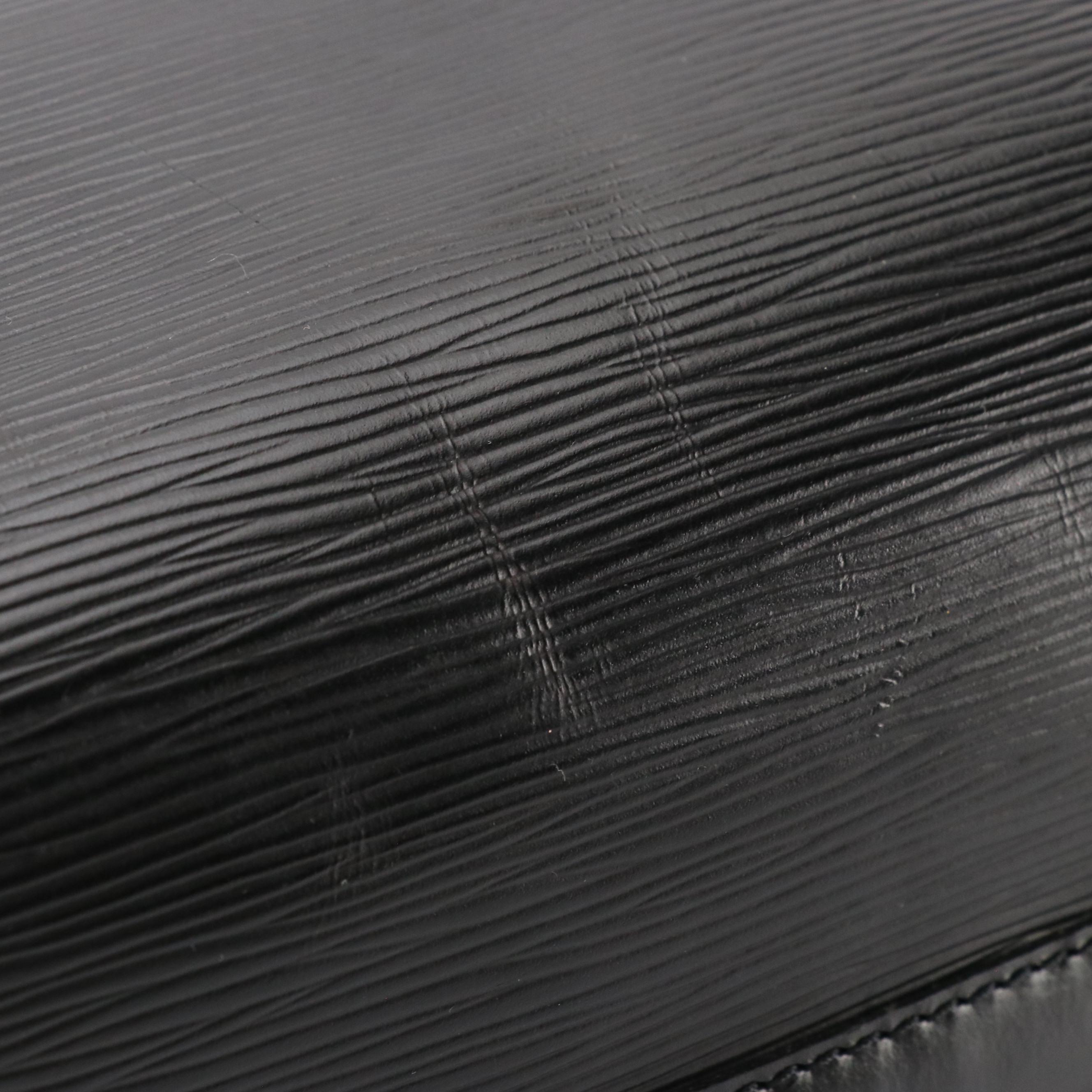 Louis Vuitton Speedy 25 Handbag in Black Epi Leather