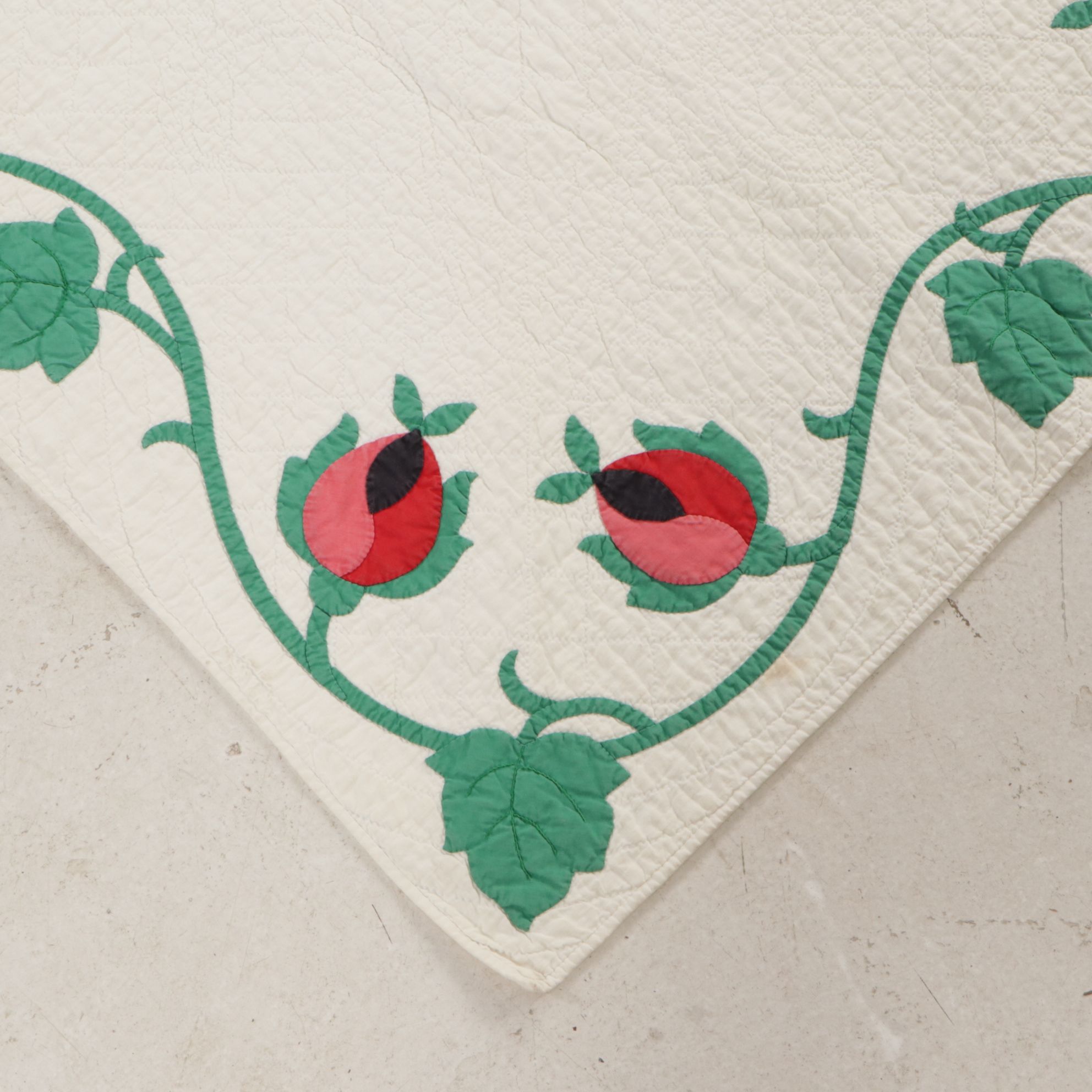 Hand-Pieced "Rose of Sharon" Applique Quilt, Mid to Late 20th Century