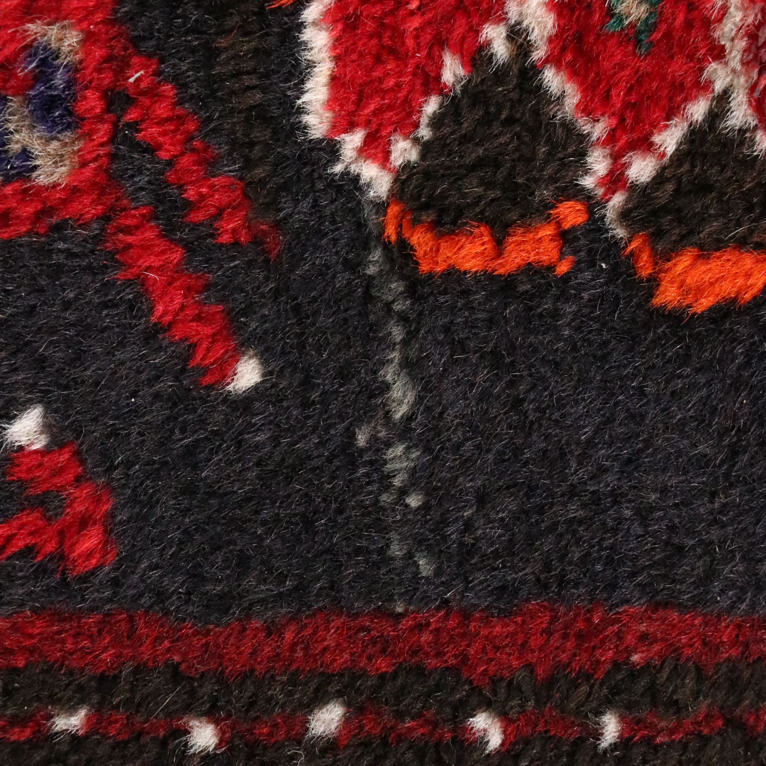 6'10 x 10' Hand-Knotted Persian Qashqai Area Rug