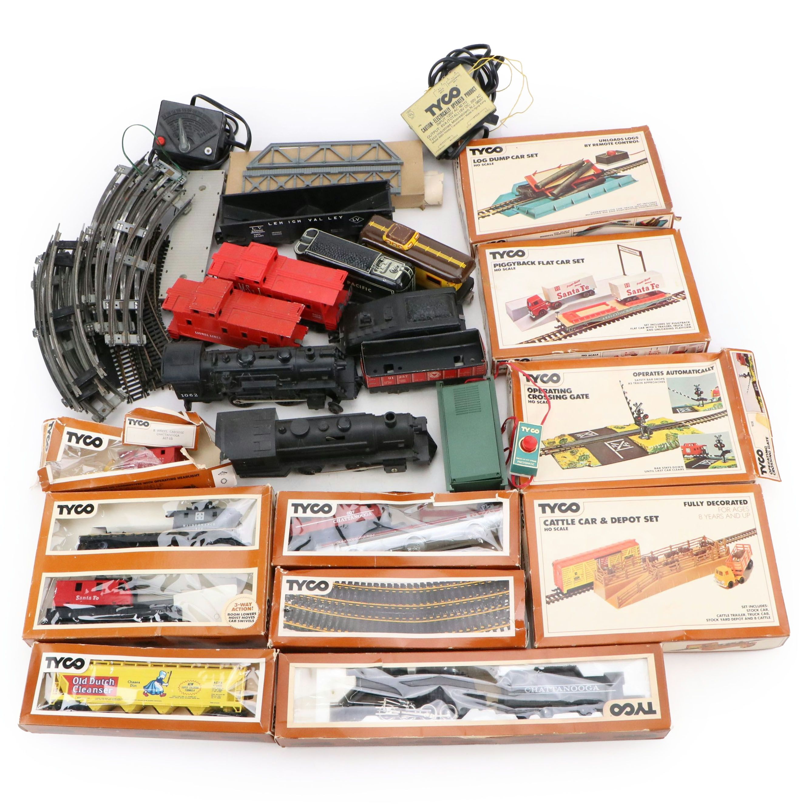 Tyco HO Scale Train Sets with Lionel Steam Locomotive and More Model Trains