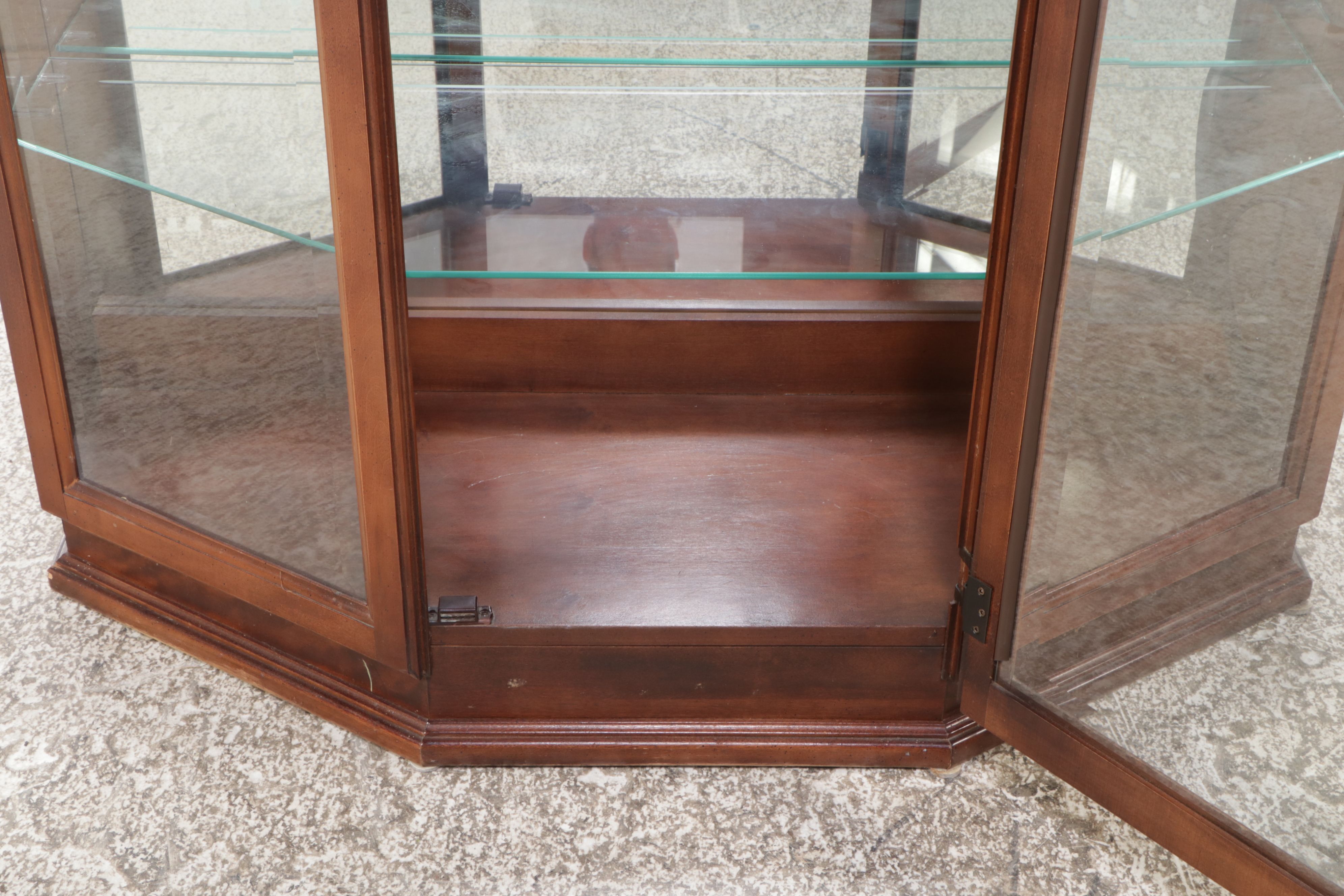 Broyhill Illuminated Wooden Display Cabinet
