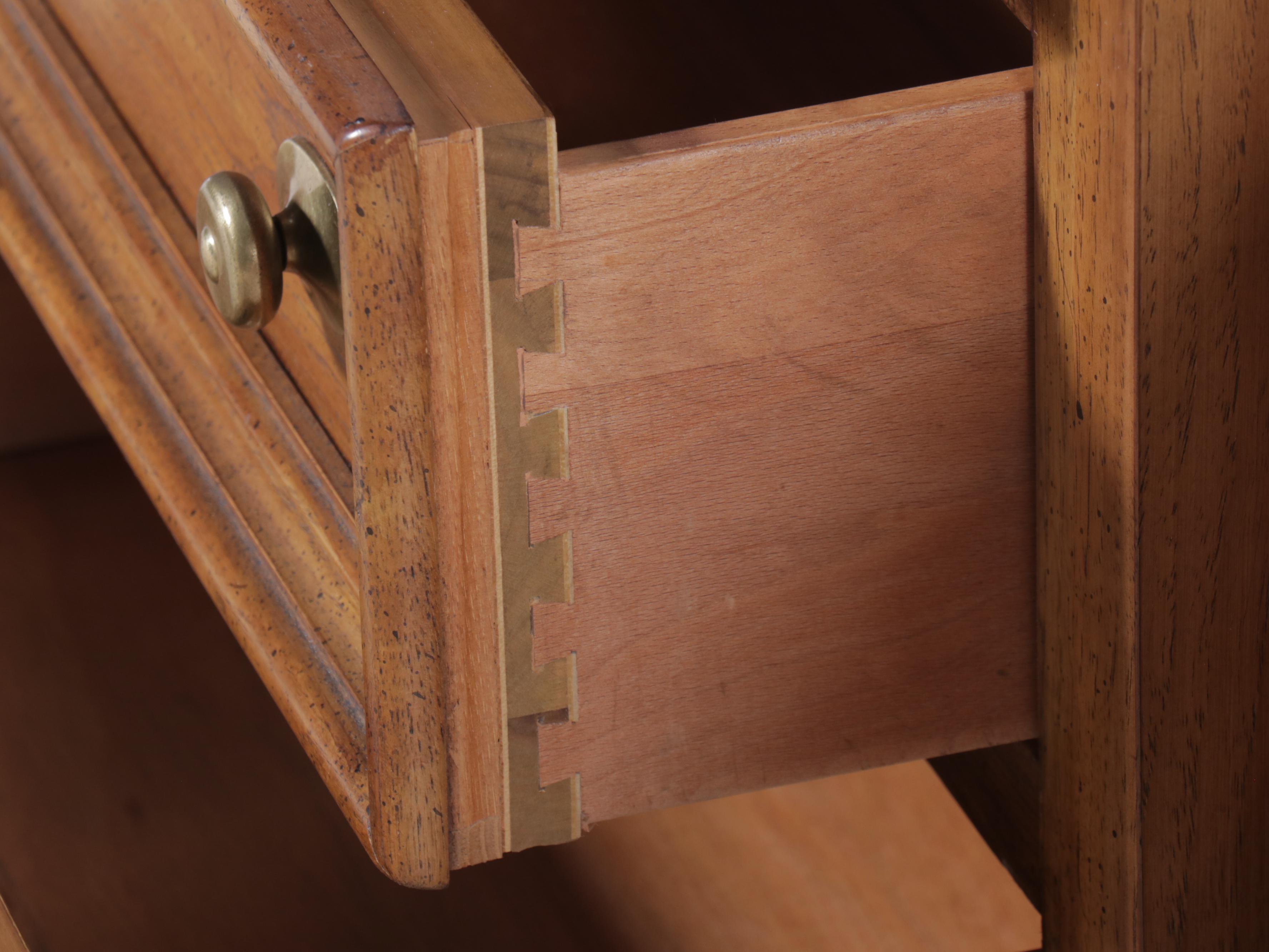 Drexel Heritage "Chartwell" Traditional Style Oak Veneered China Cabinet