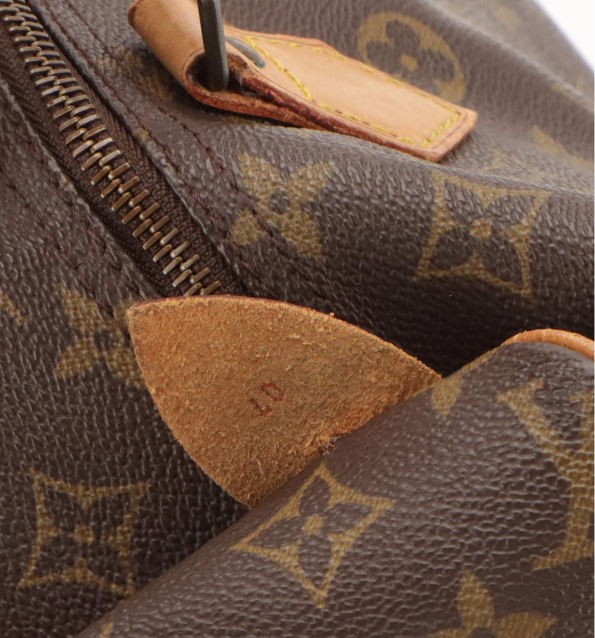 Louis Vuitton Speedy 40 in Monogram Canvas and Vachetta Leather