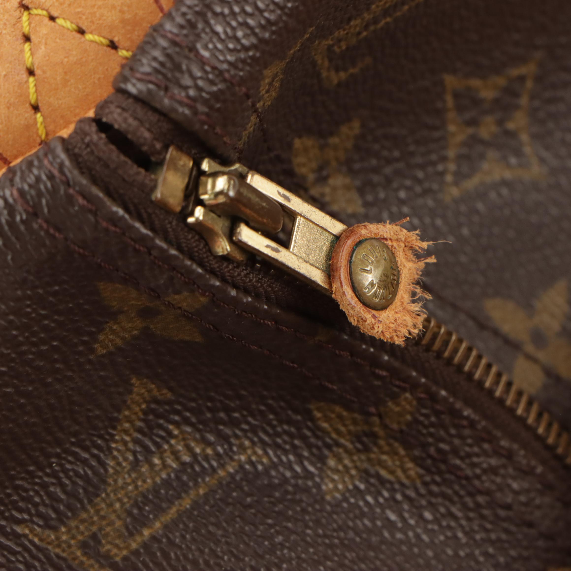 Louis Vuitton Speedy 40 in Monogram Canvas and Vachetta Leather