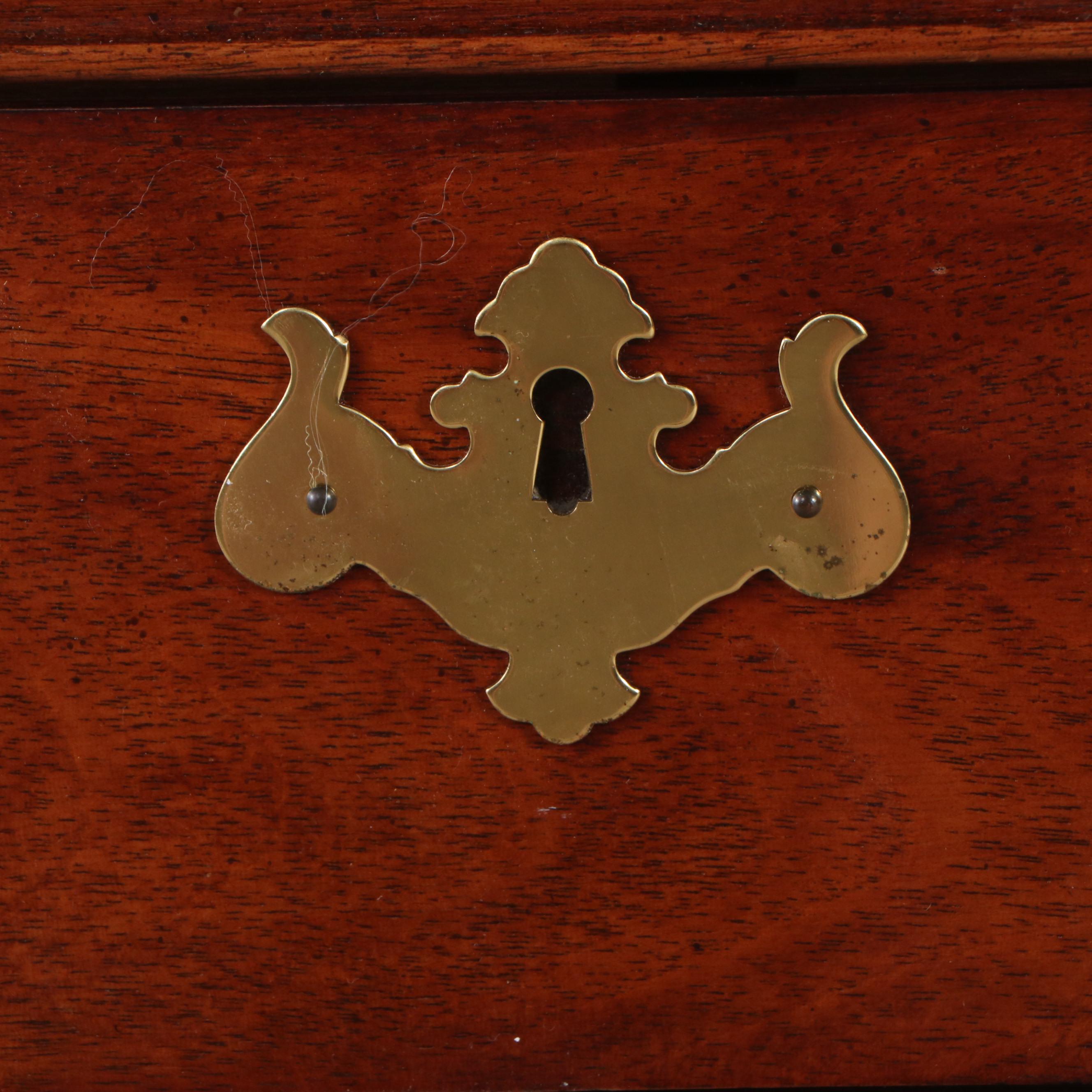 Thomasville Queen Anne Style Mahogany Highboy Dresser