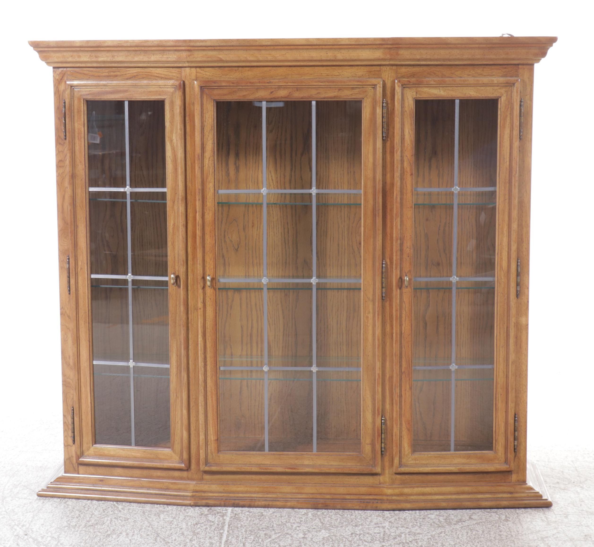 Drexel Heritage "Chartwell" Traditional Style Oak Veneered China Cabinet