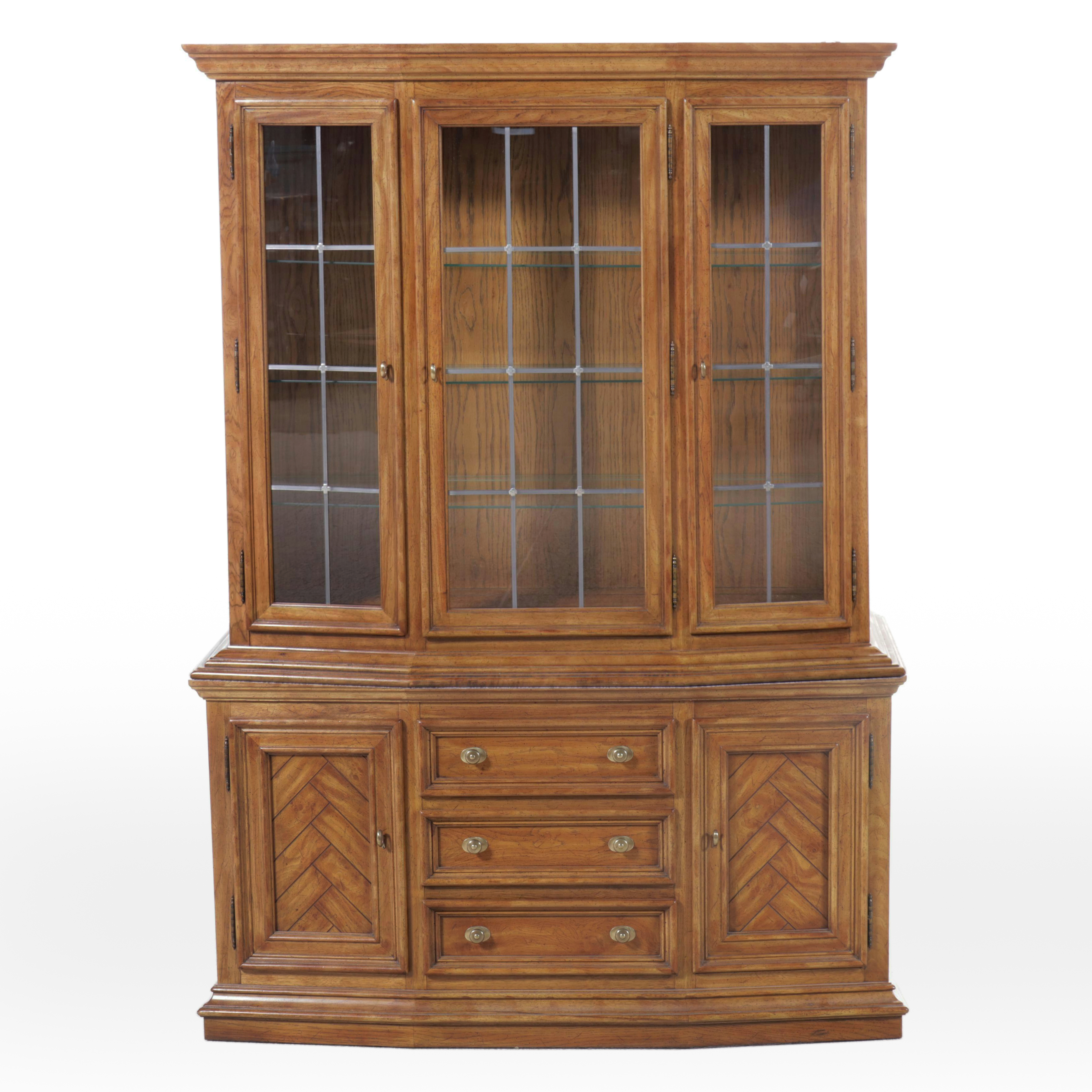 Drexel Heritage "Chartwell" Traditional Style Oak Veneered China Cabinet
