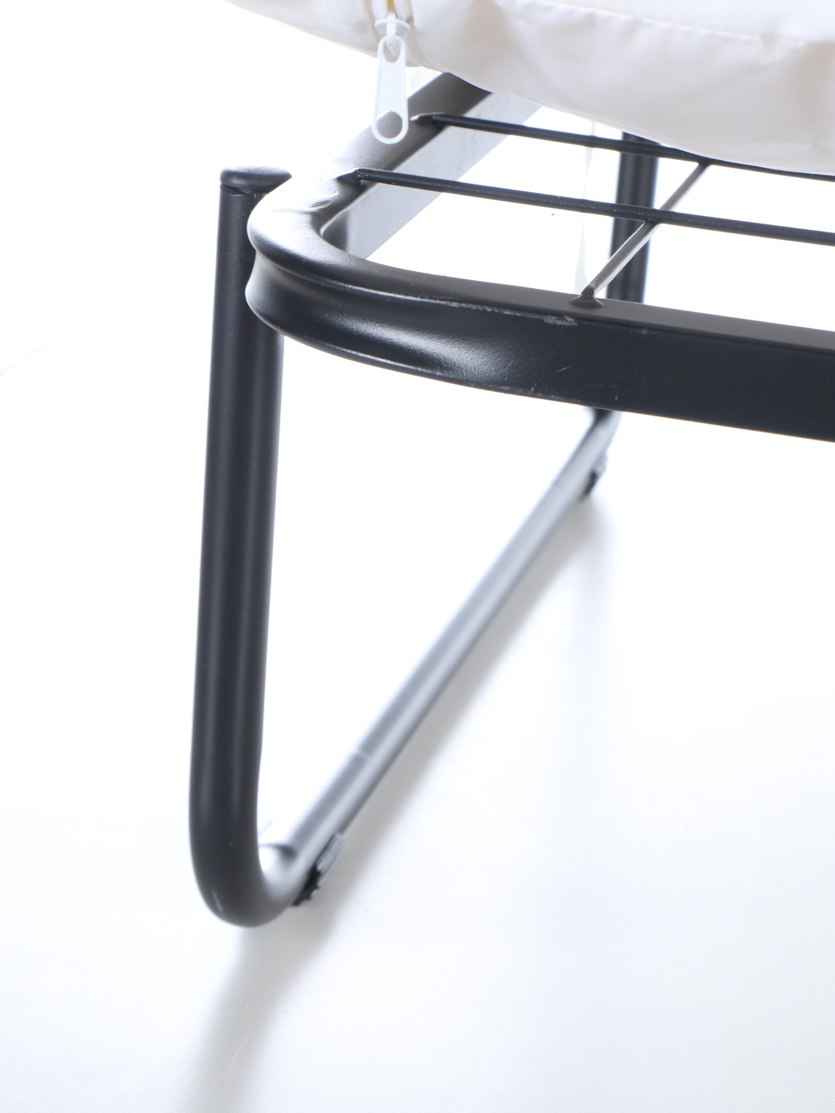 Cushioned Metal Outdoor Chairs