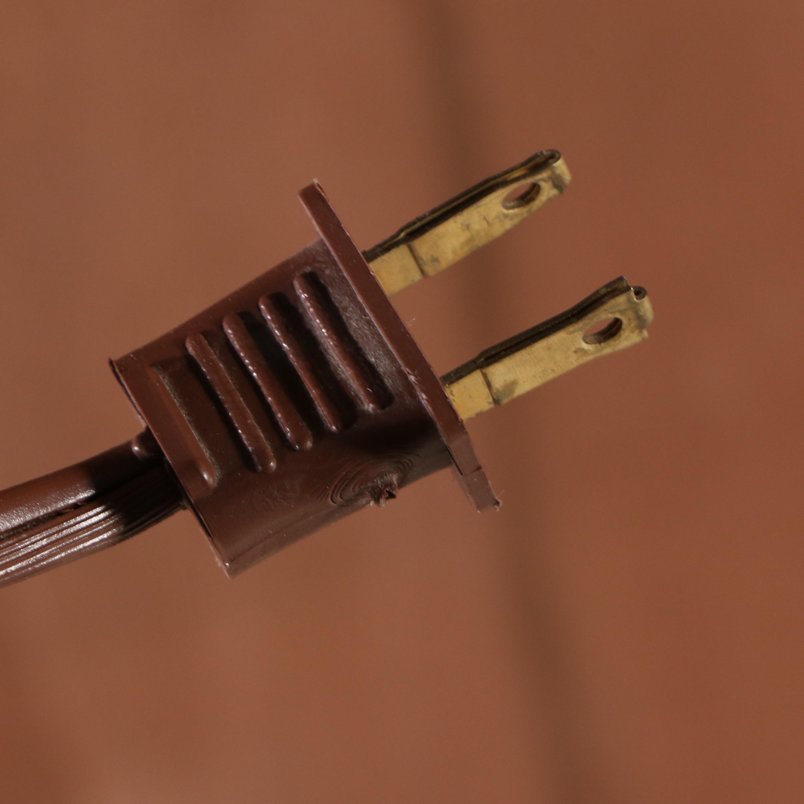 Thomasville Georgian Style Mahogany China Cabinet, Late 20th Century