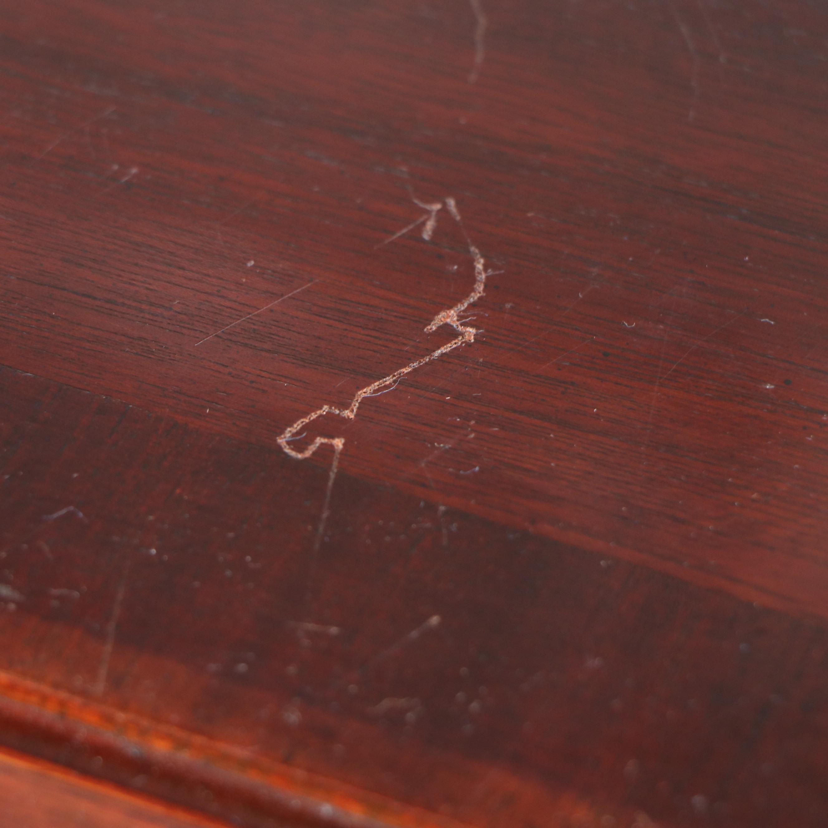 Thomasville Georgian Style Mahogany China Cabinet, Late 20th Century