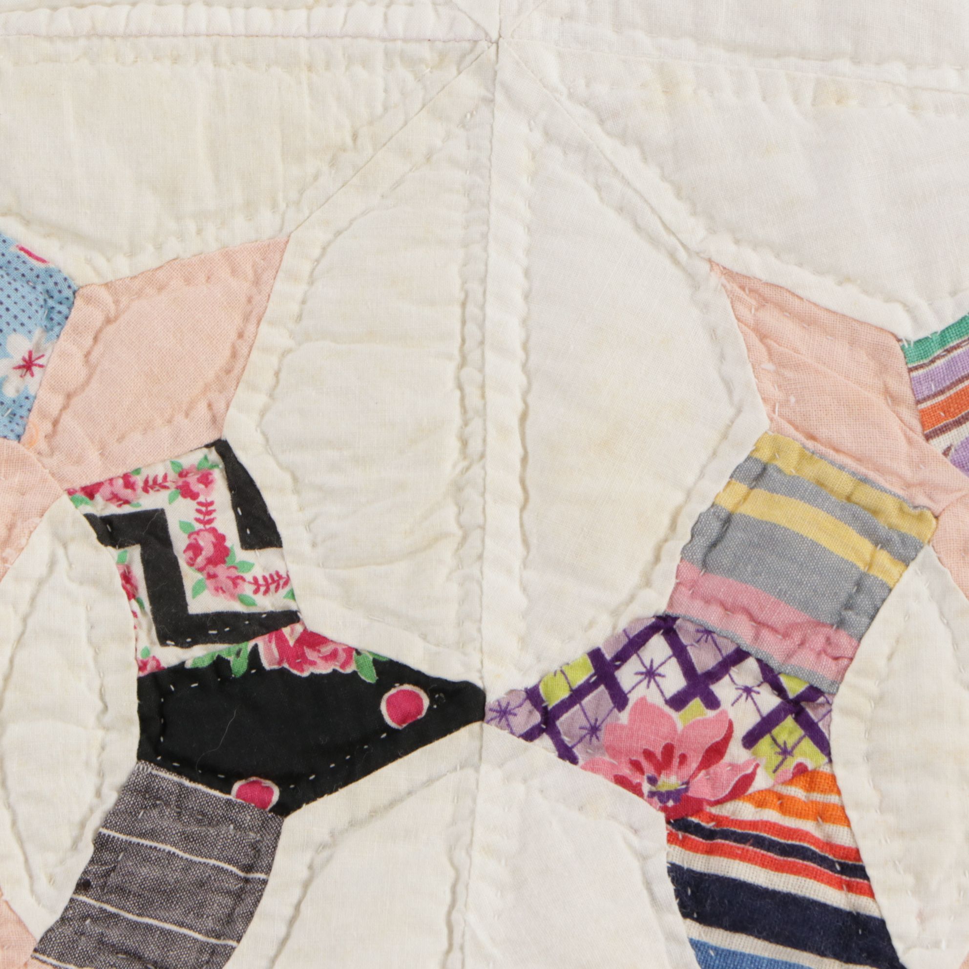 Handmade Patchwork "Caesar's Crown" Quilt with Peach Floral Border