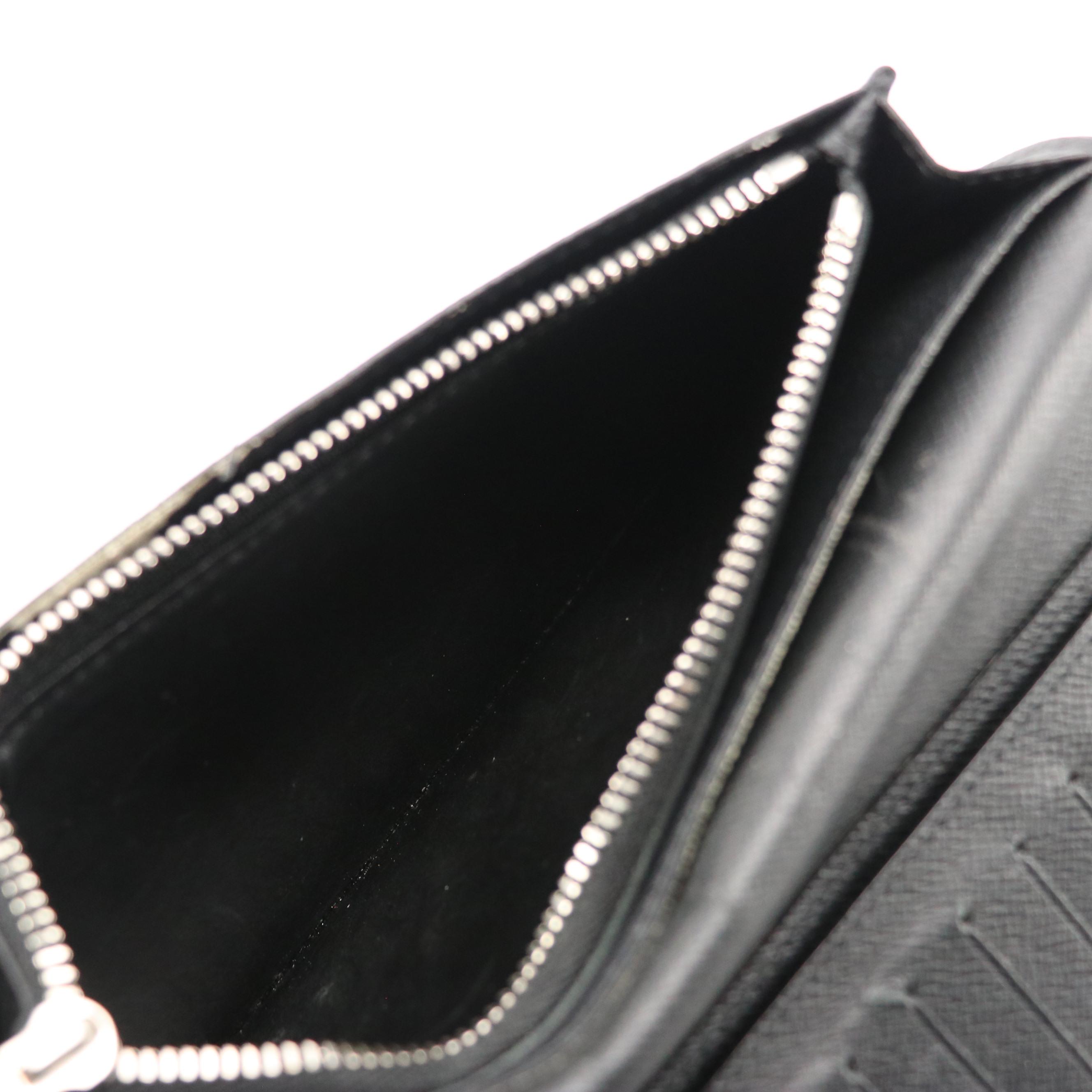 Louis Vuitton Porte-Cartes Crédit Yen Long Wallet in Taïga Leather