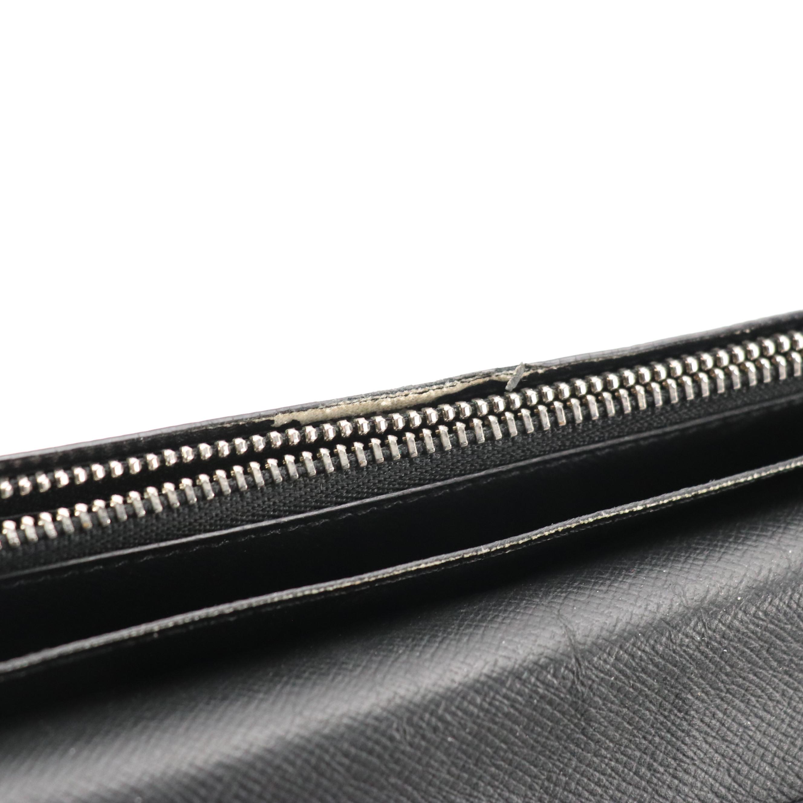 Louis Vuitton Porte-Cartes Crédit Yen Long Wallet in Taïga Leather