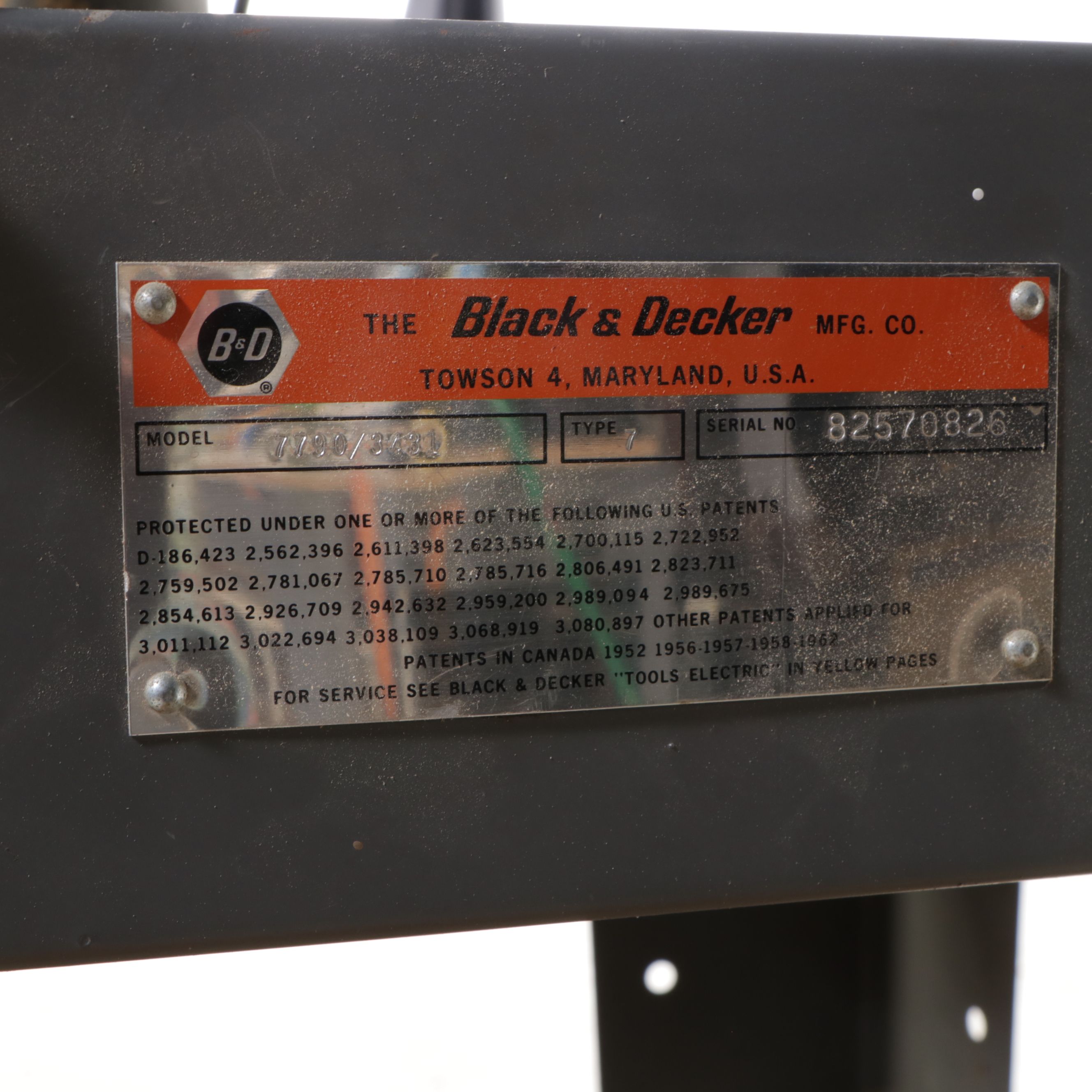 DeWalt 790 Contractors Powershop Circular Saw on Black & Decker Table