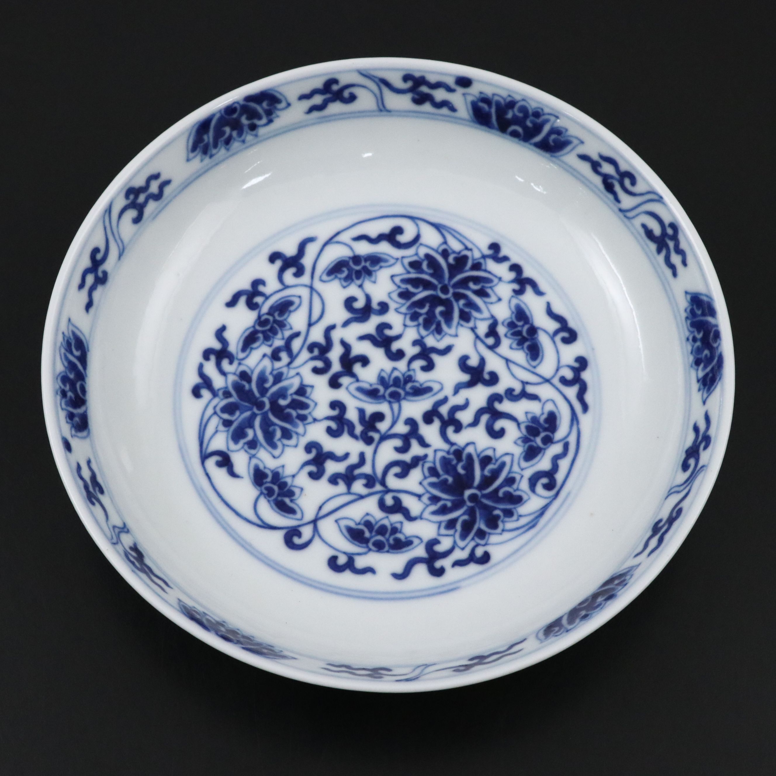 Chinese Blue and White Floral Porcelain Decorative Bowl
