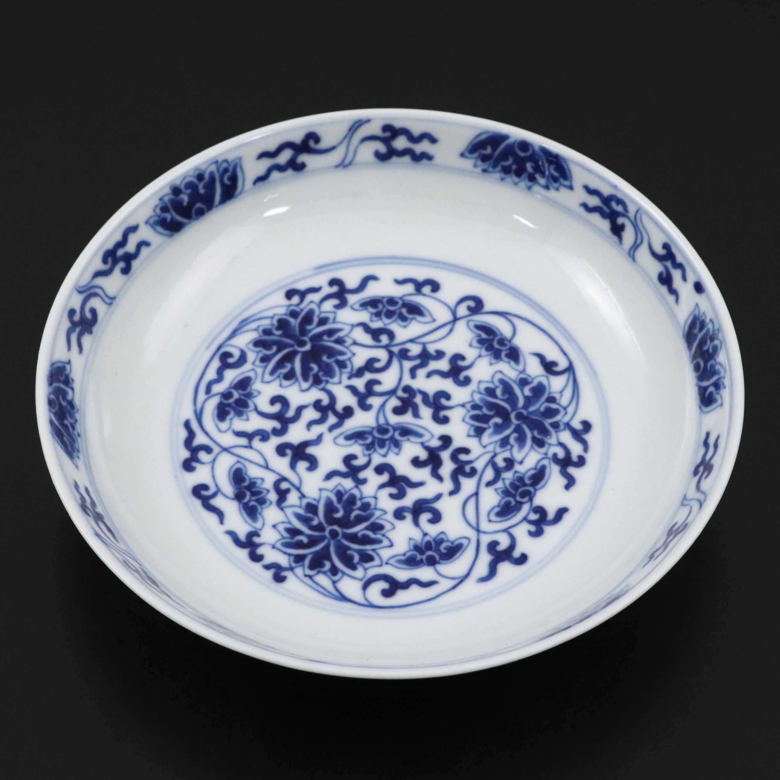 Chinese Blue and White Floral Porcelain Decorative Bowl