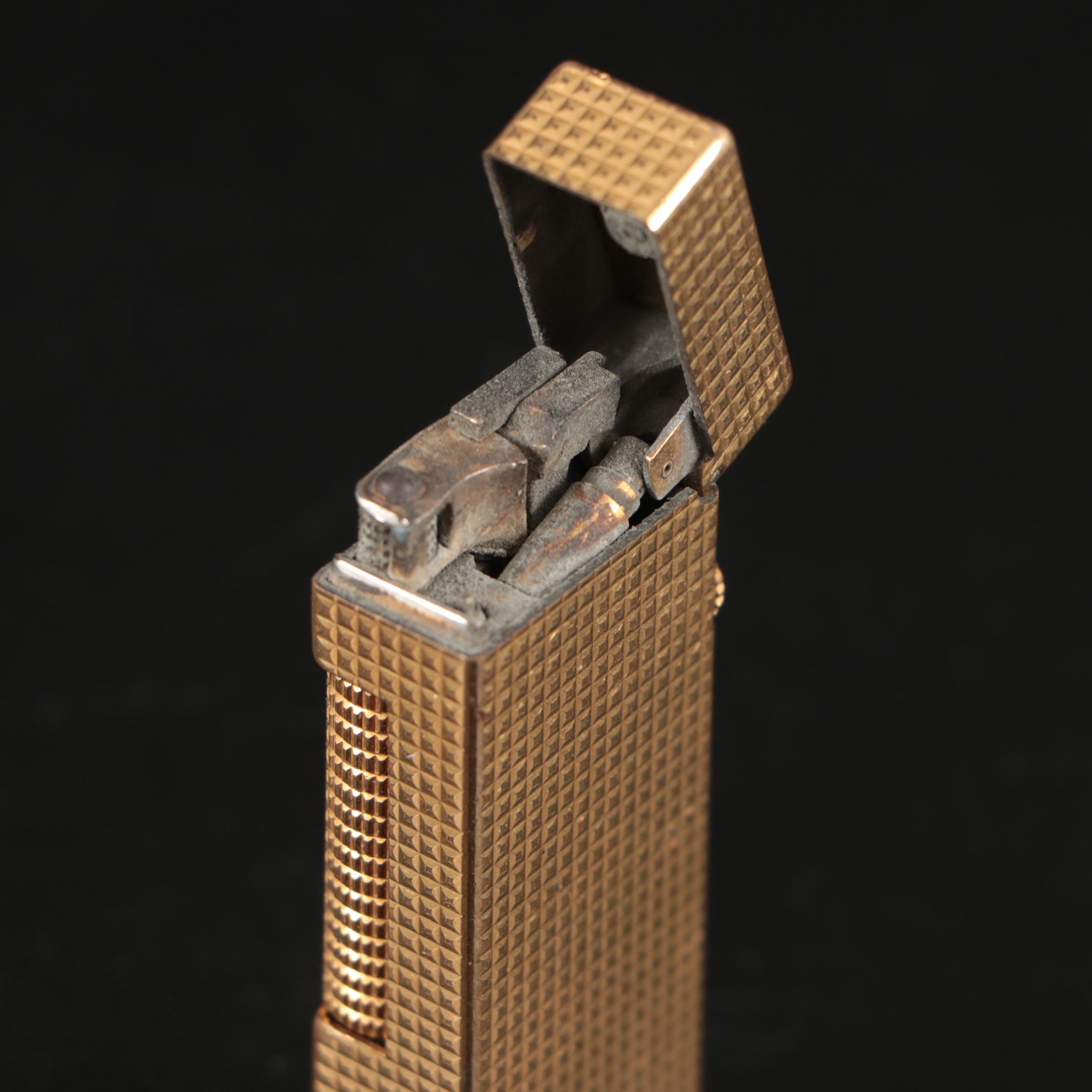 Dunhill Rollagas "Hobnail" Pattern Lighter, c. 1972